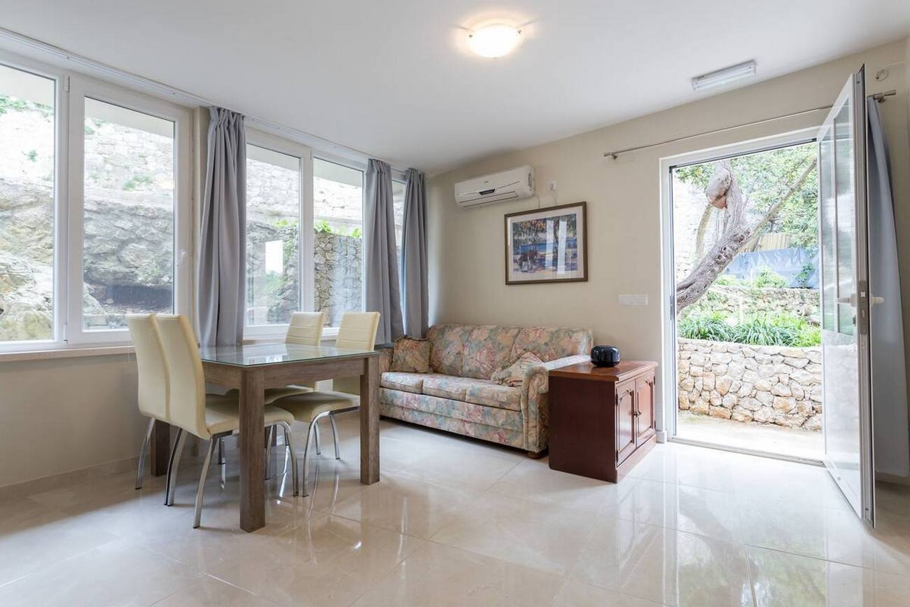 Two bedroom apartment with terrace Dubrovnik (A-4732-c) Two bedroom apartment with terrace Dubrovnik (A-4732-c)