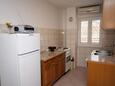 Bucătărie Slano, Bucătărie în unitate de cazare tip apartment, aer condiționat disponibil şi WiFi.