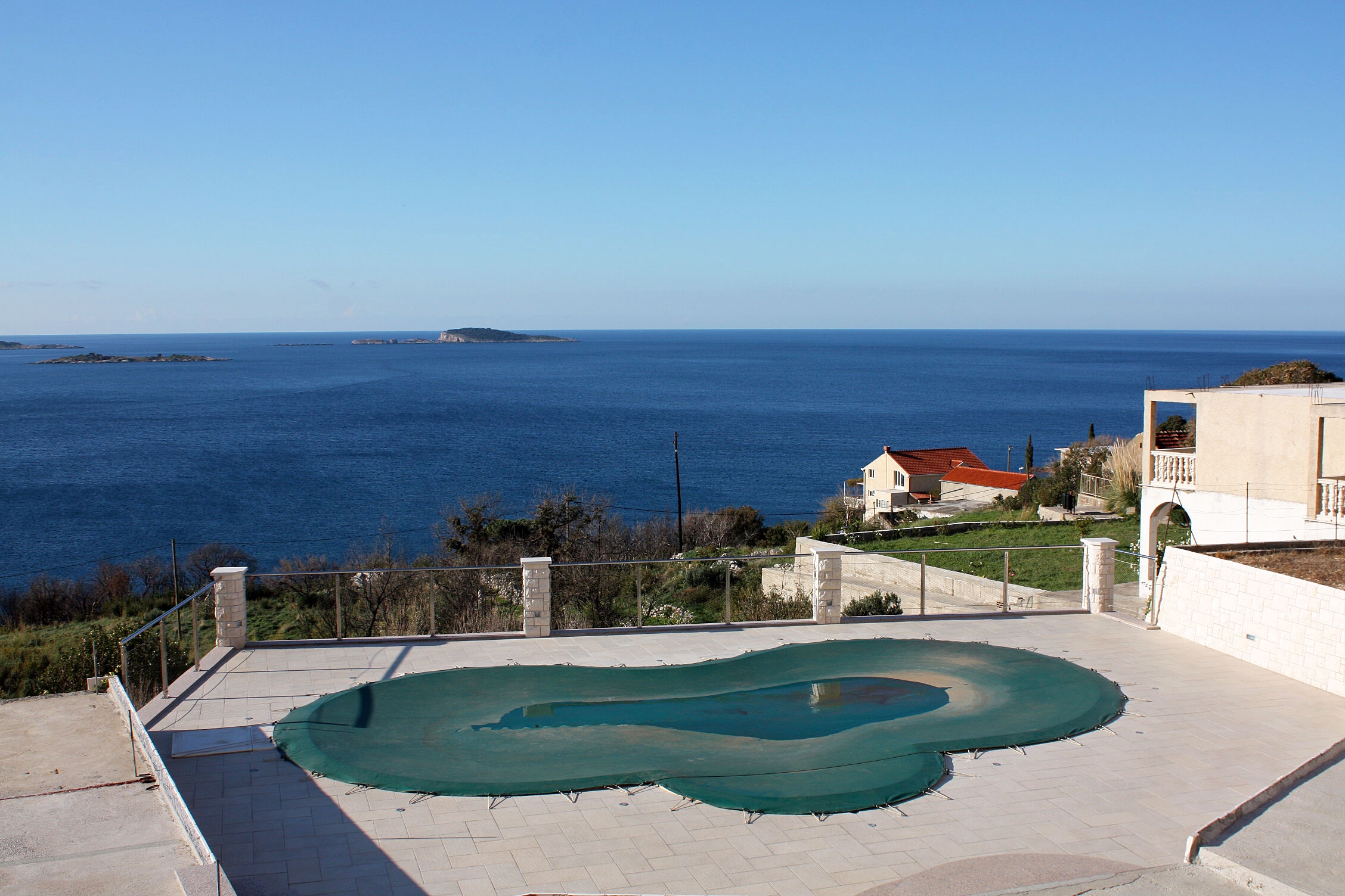 One bedroom apartment with terrace and sea view Soline, Dubrovnik  A-a