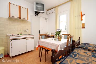 Dining room Cavtat, Dining room in the studio-apartment, WIFI.
