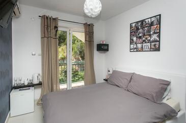 Bedroom Cavtat, Bedroom in the room.