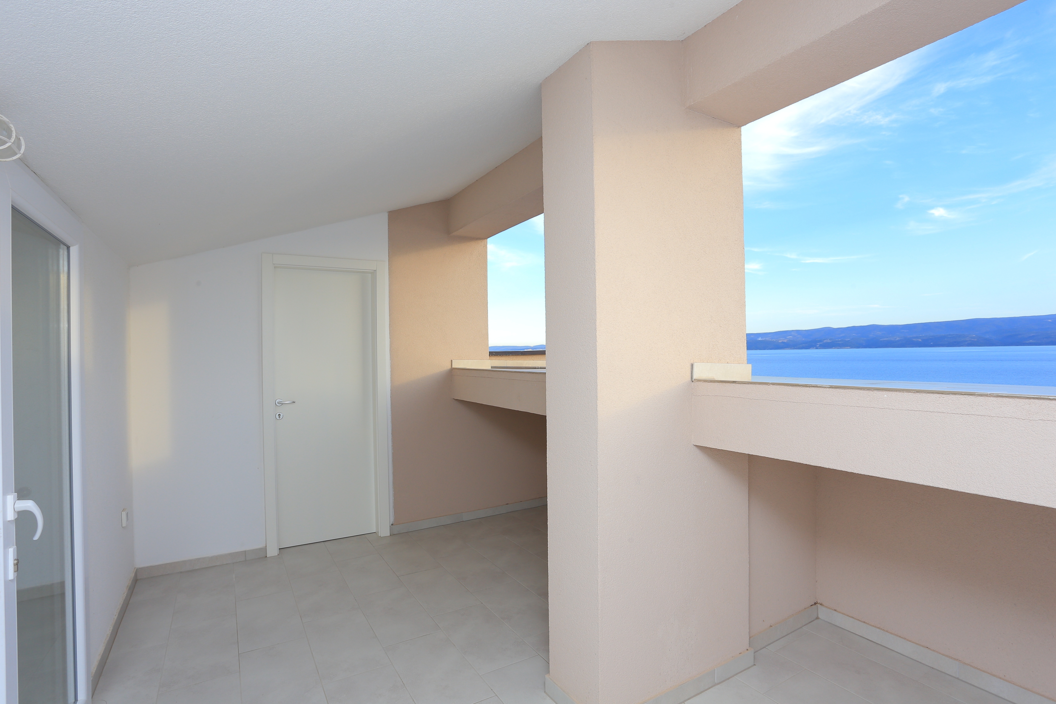 Two bedroom apartment near beach Duće, Omiš  A-d