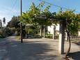Parking lot Duće, Omiš, Parking lot 4798 - Apartments near sea with sandy beach.