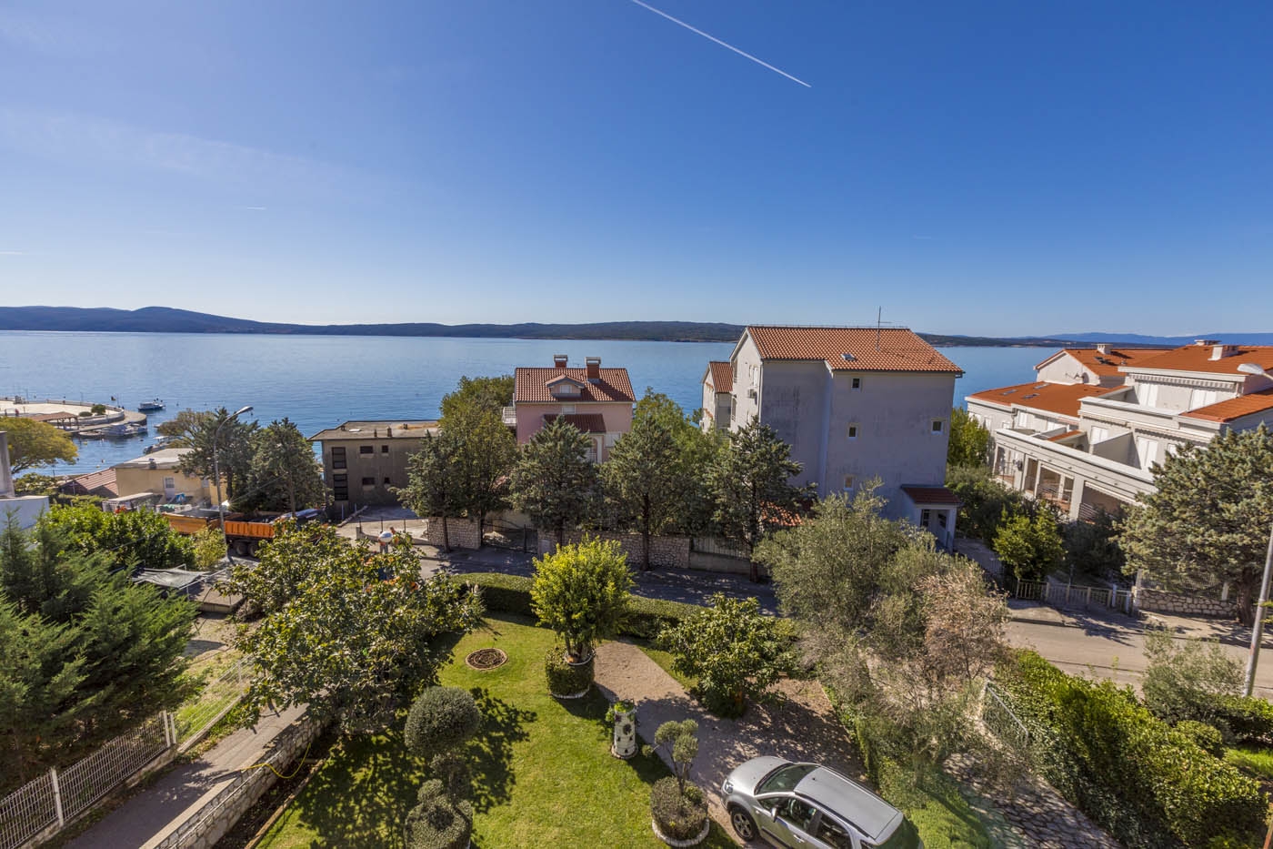 Studio flat with terrace and sea view Selce, Crikvenica  AS-b