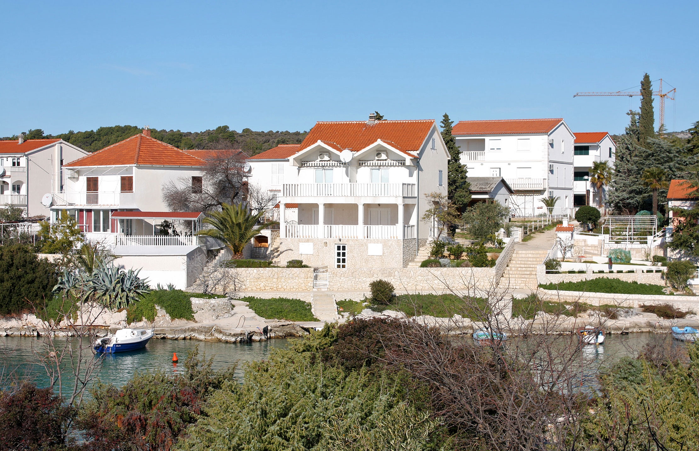 Two bedroom apartment near beach Rogoznica  A-a