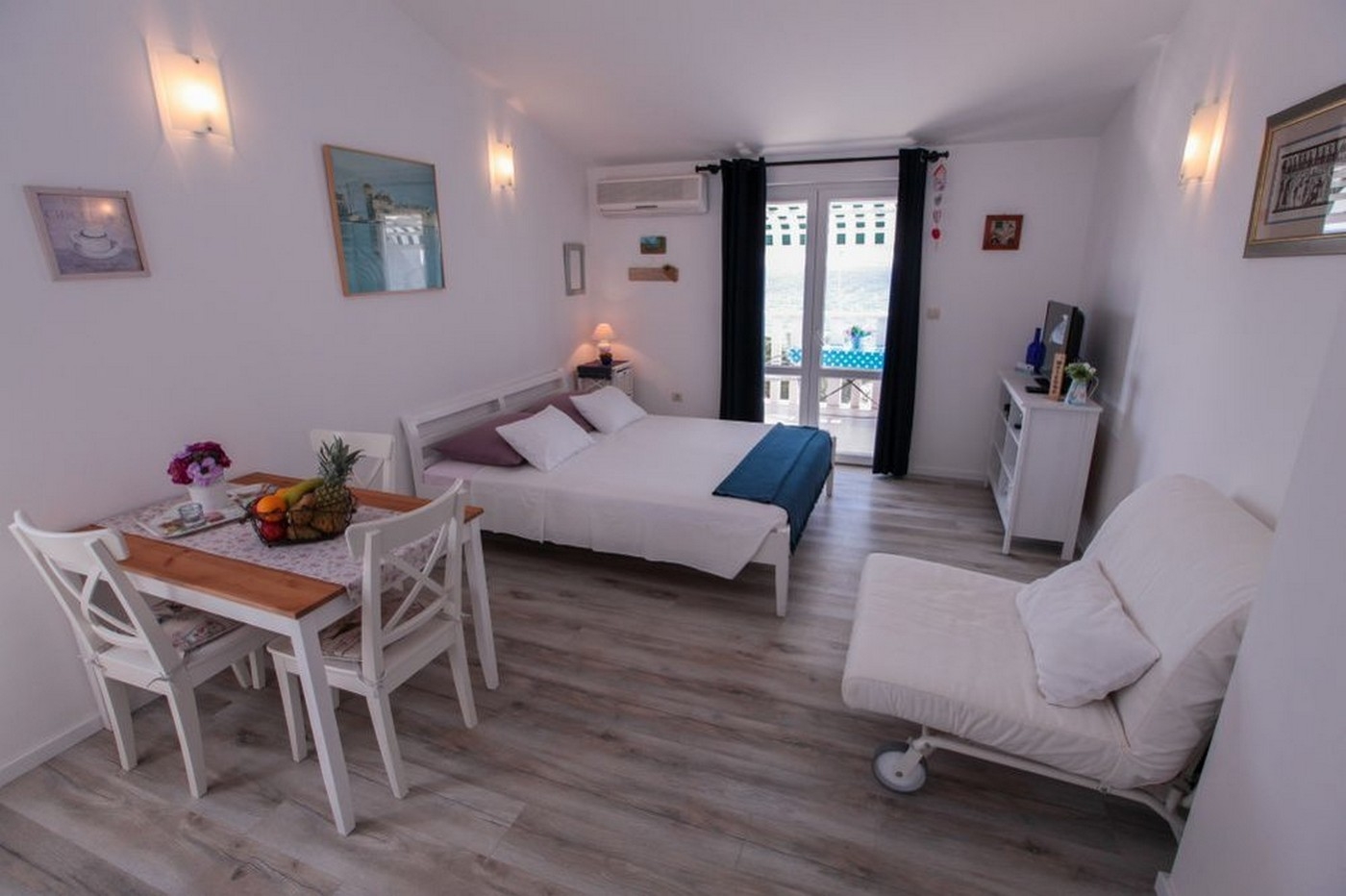 Studio flat near beach Rogoznica (AS-4805-a) Studio flat near beach Rogoznica (AS-4805-a)