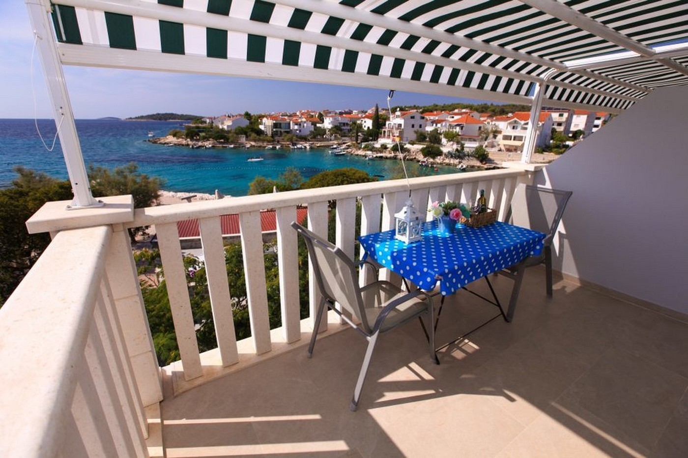 Studio flat near beach Rogoznica  AS-a