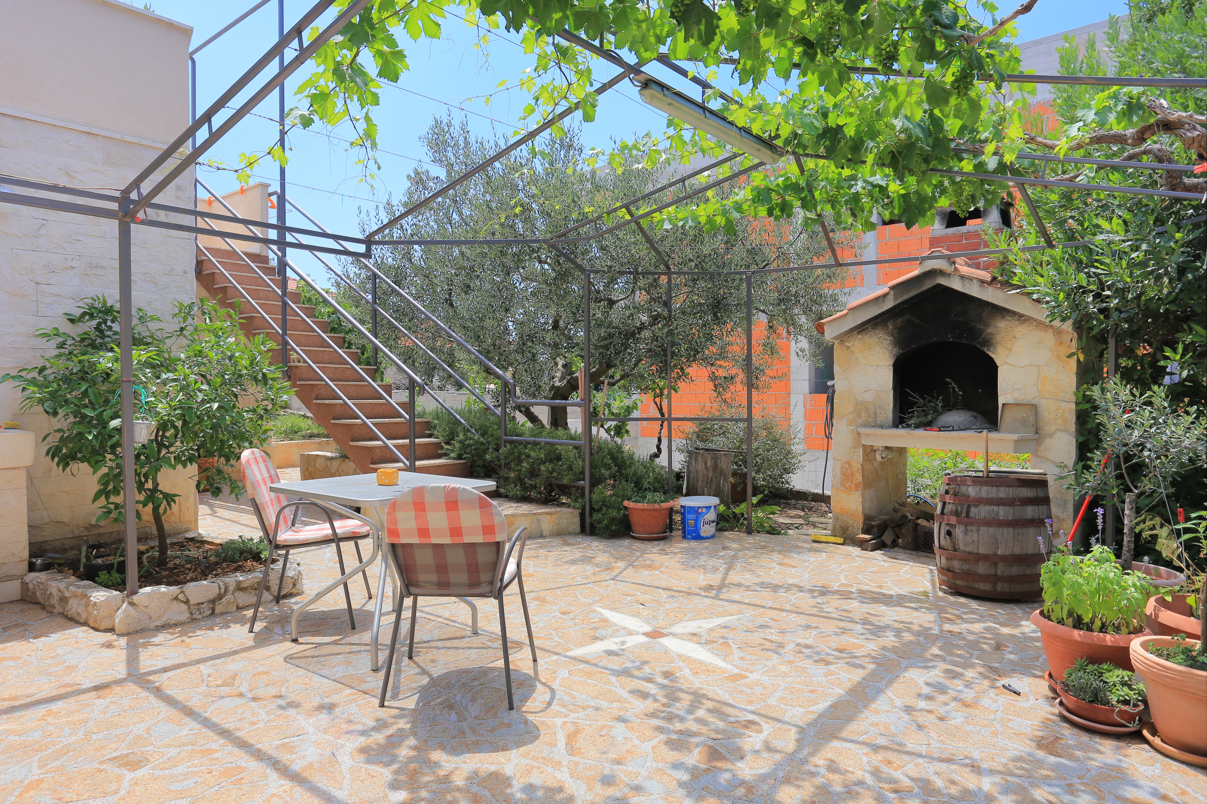 One bedroom apartment with terrace and sea view Trogir (A-4814-c) One bedroom apartment with terrace and sea view Trogir (A-4814-c)