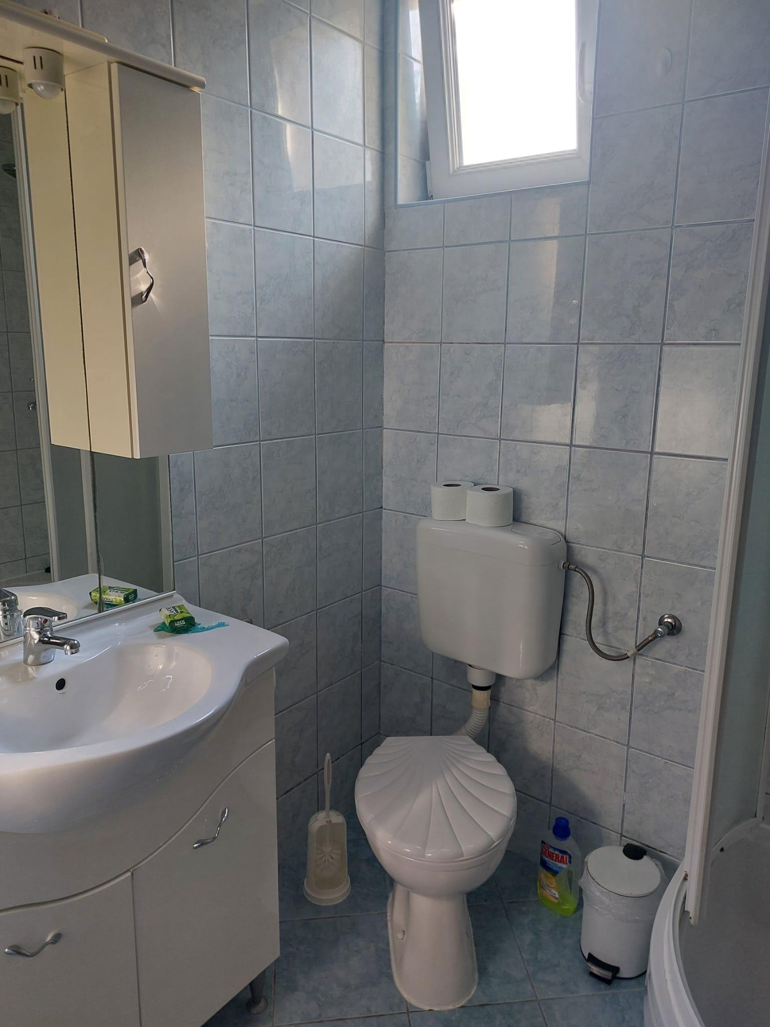 Three bedroom apartment with terrace Trogir  A-e