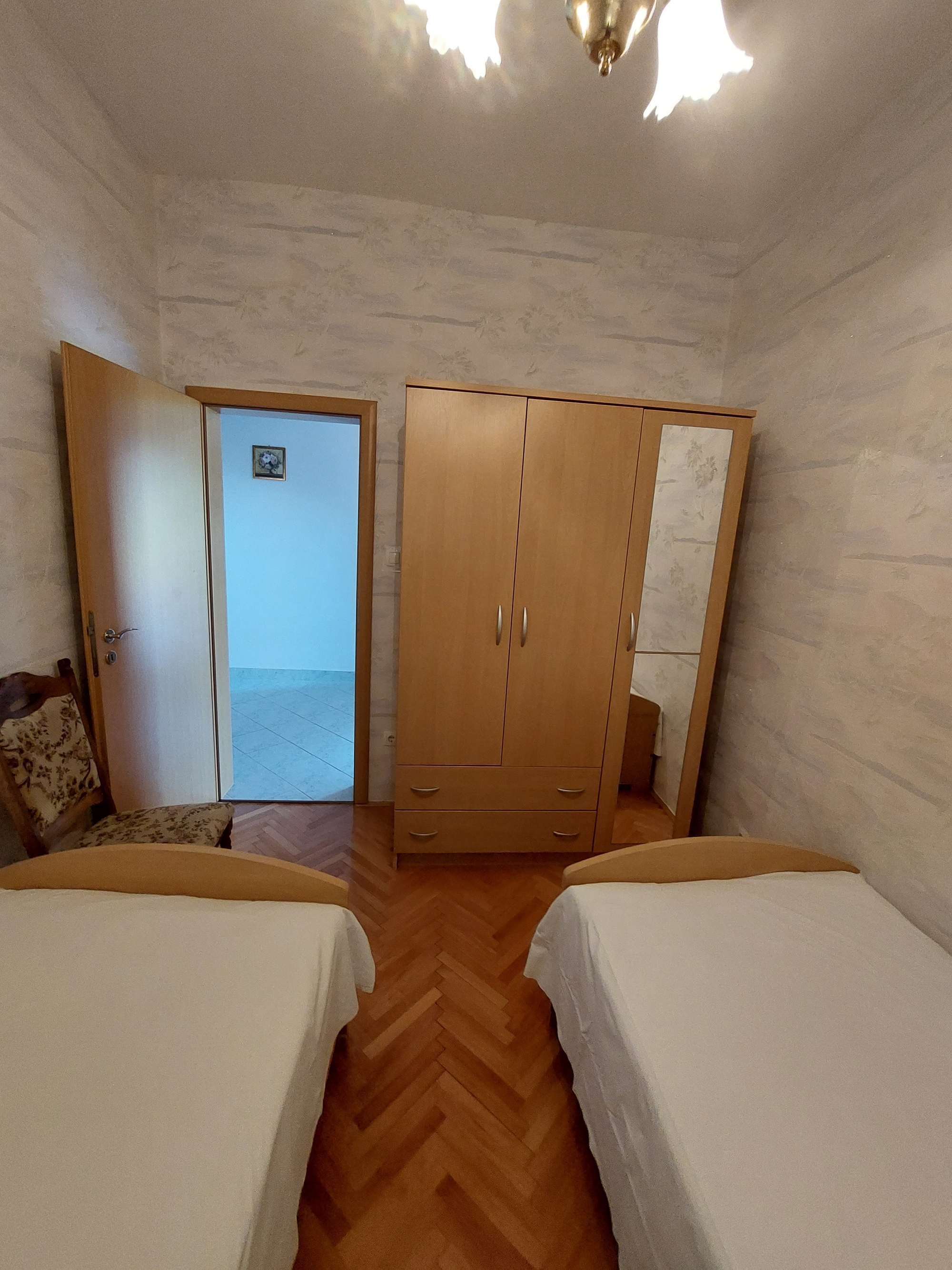 Three bedroom apartment with terrace Trogir  A-e