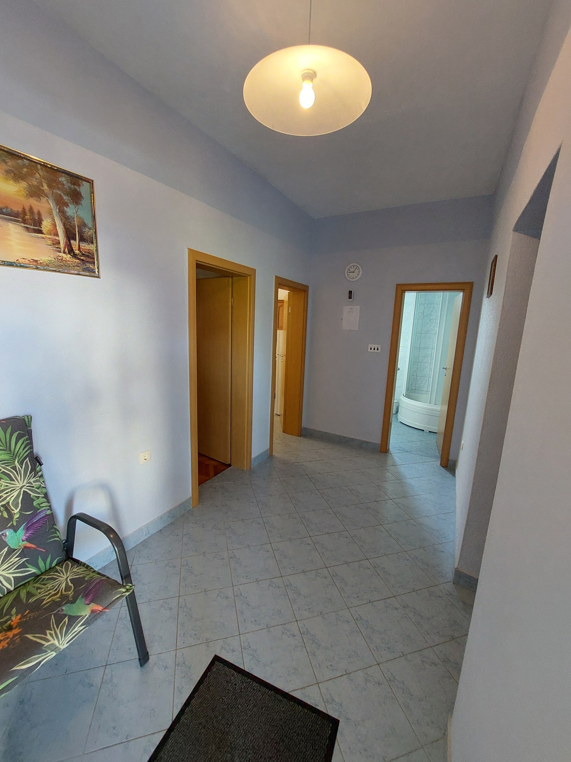 Three bedroom apartment with terrace Trogir  A-e