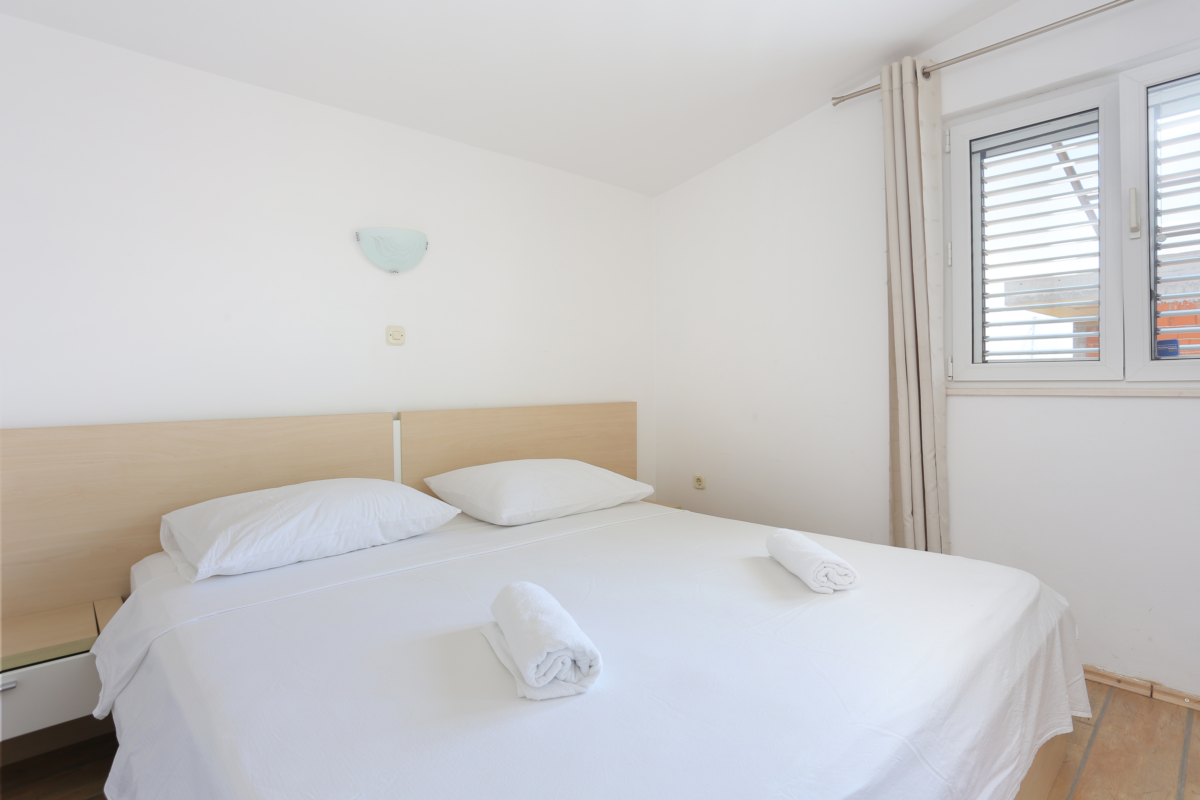 Room with terrace and sea view Trogir (S-4814-b) Room with terrace and sea view Trogir (S-4814-b)