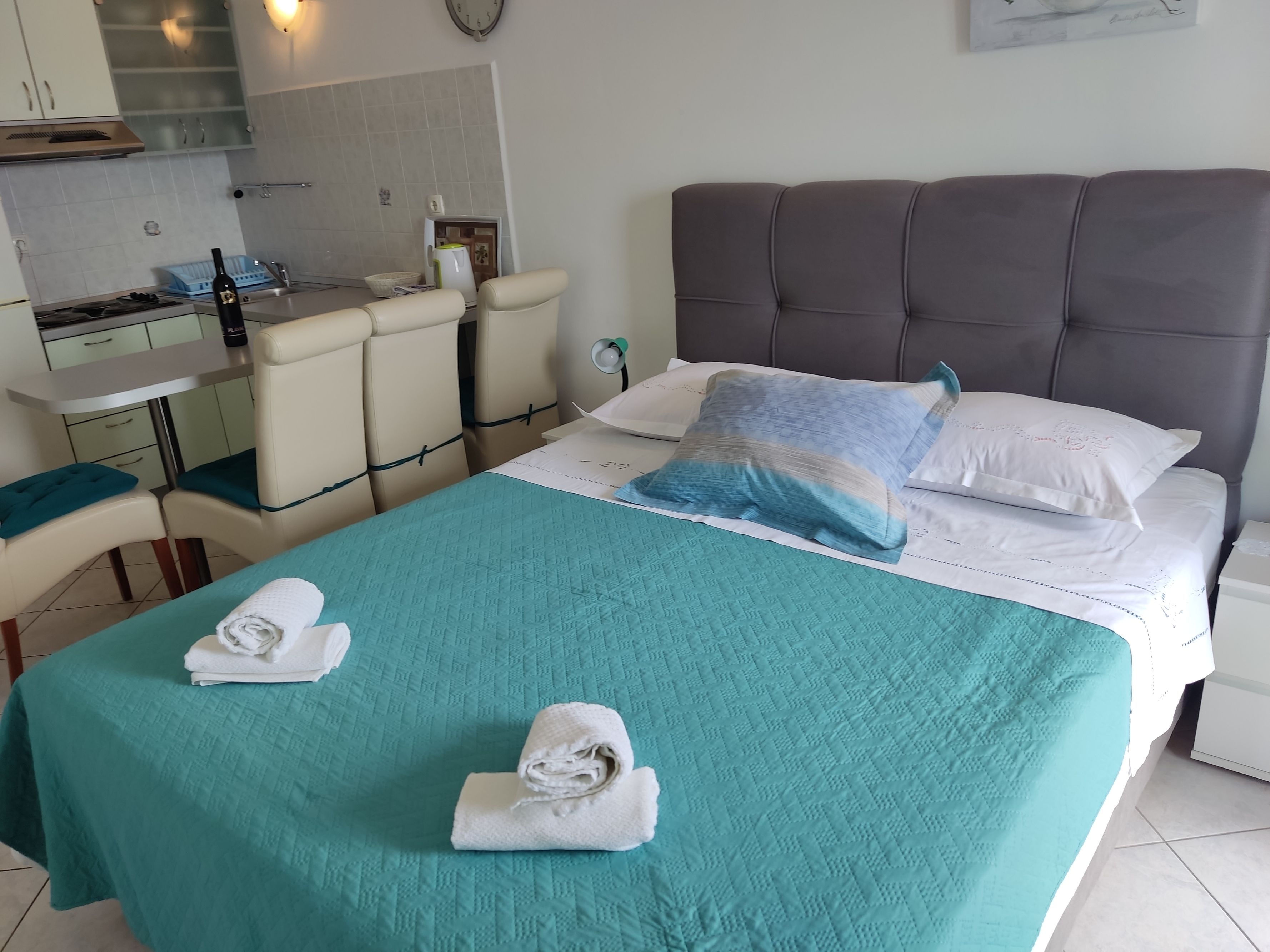 One bedroom apartment with terrace and sea view Pisak, Omiš (A-4815-c) One bedroom apartment with terrace and sea view Pisak, Omiš (A-4815-c)