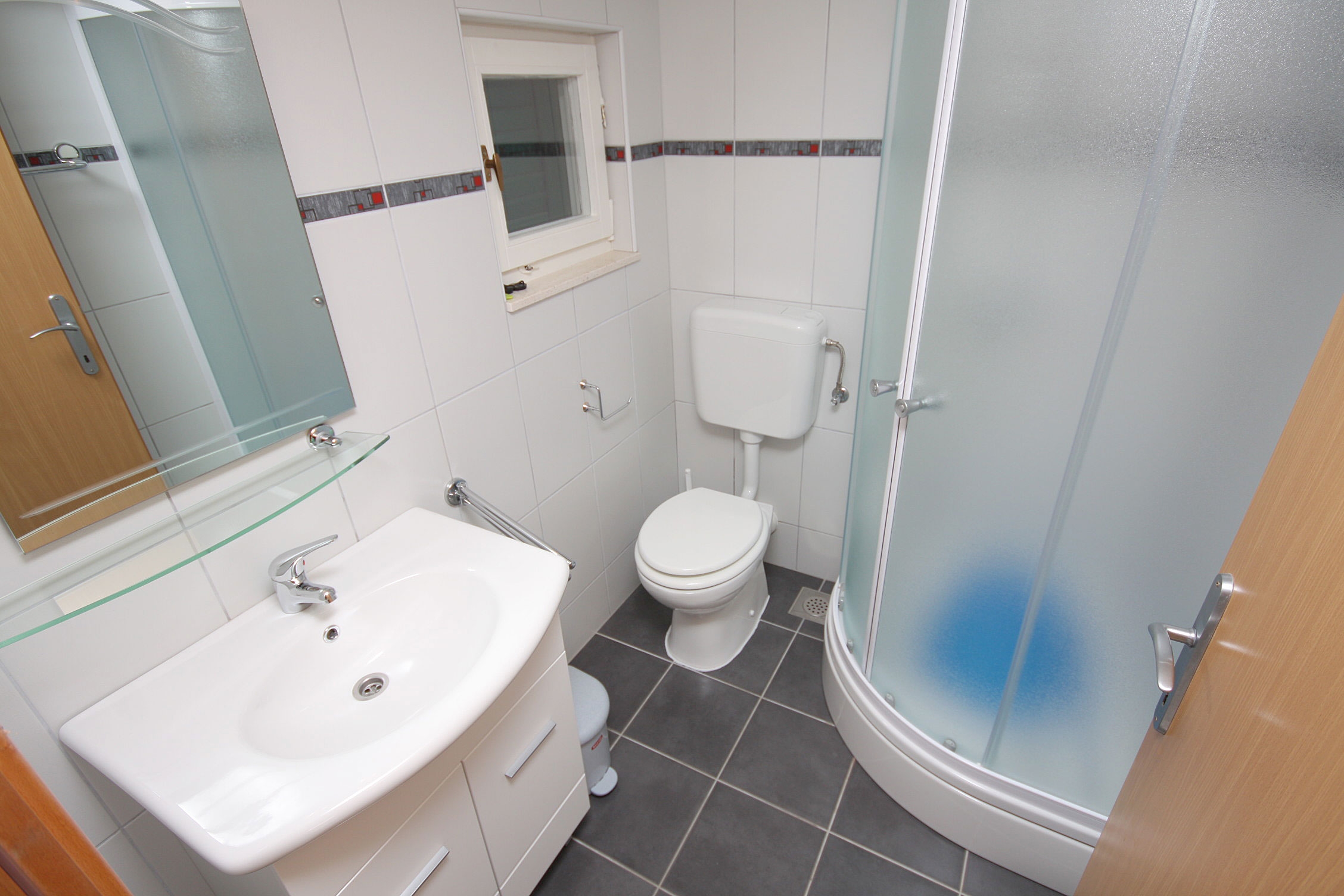 Two bedroom apartment with terrace and sea view Pisak, Omiš  A-d