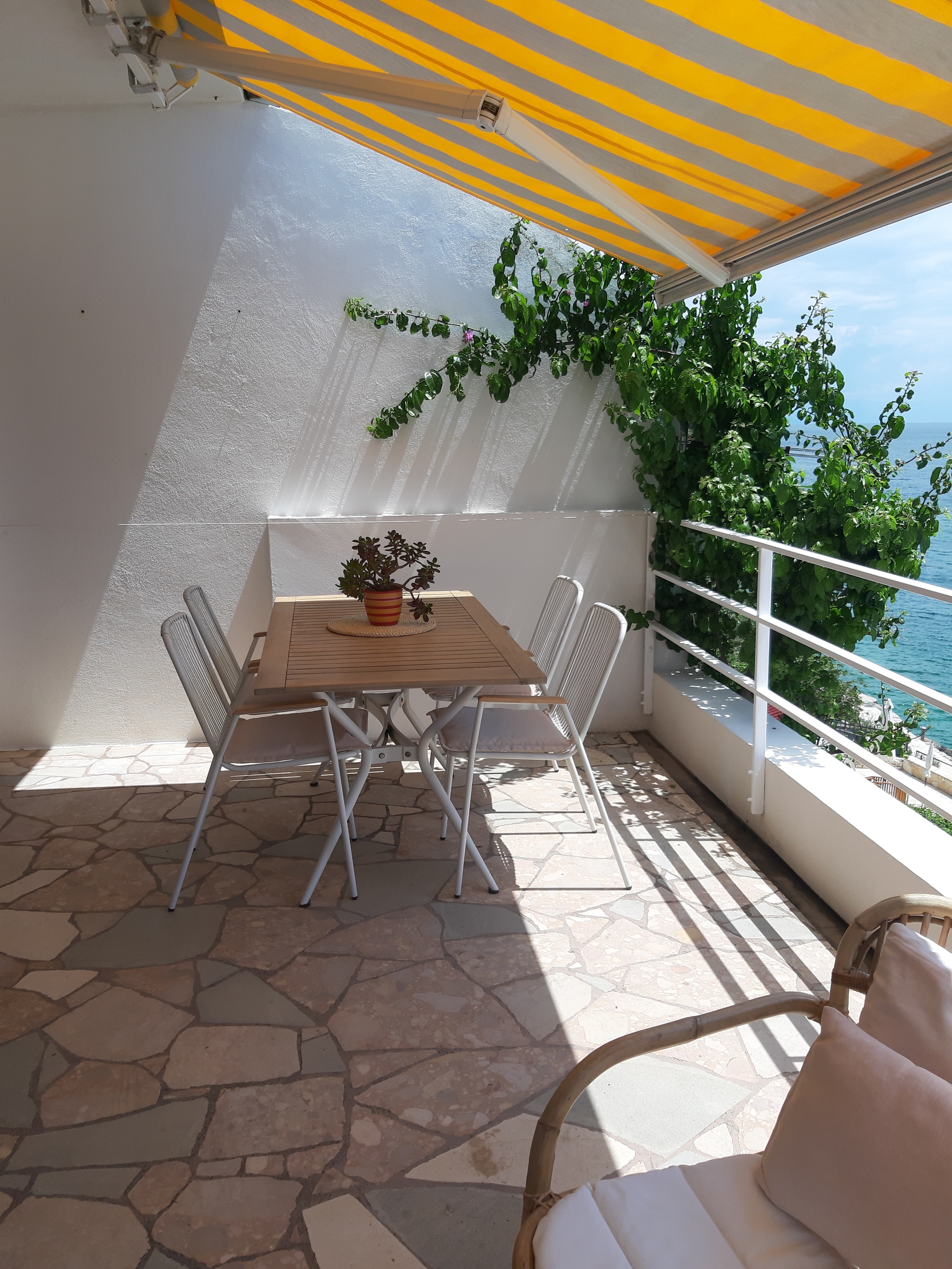 Two bedroom apartment near beach Rastići, Čiovo  A-a