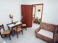 Blagovaonica Lokva Rogoznica, Blagovaonica u smještaju tipa apartment.