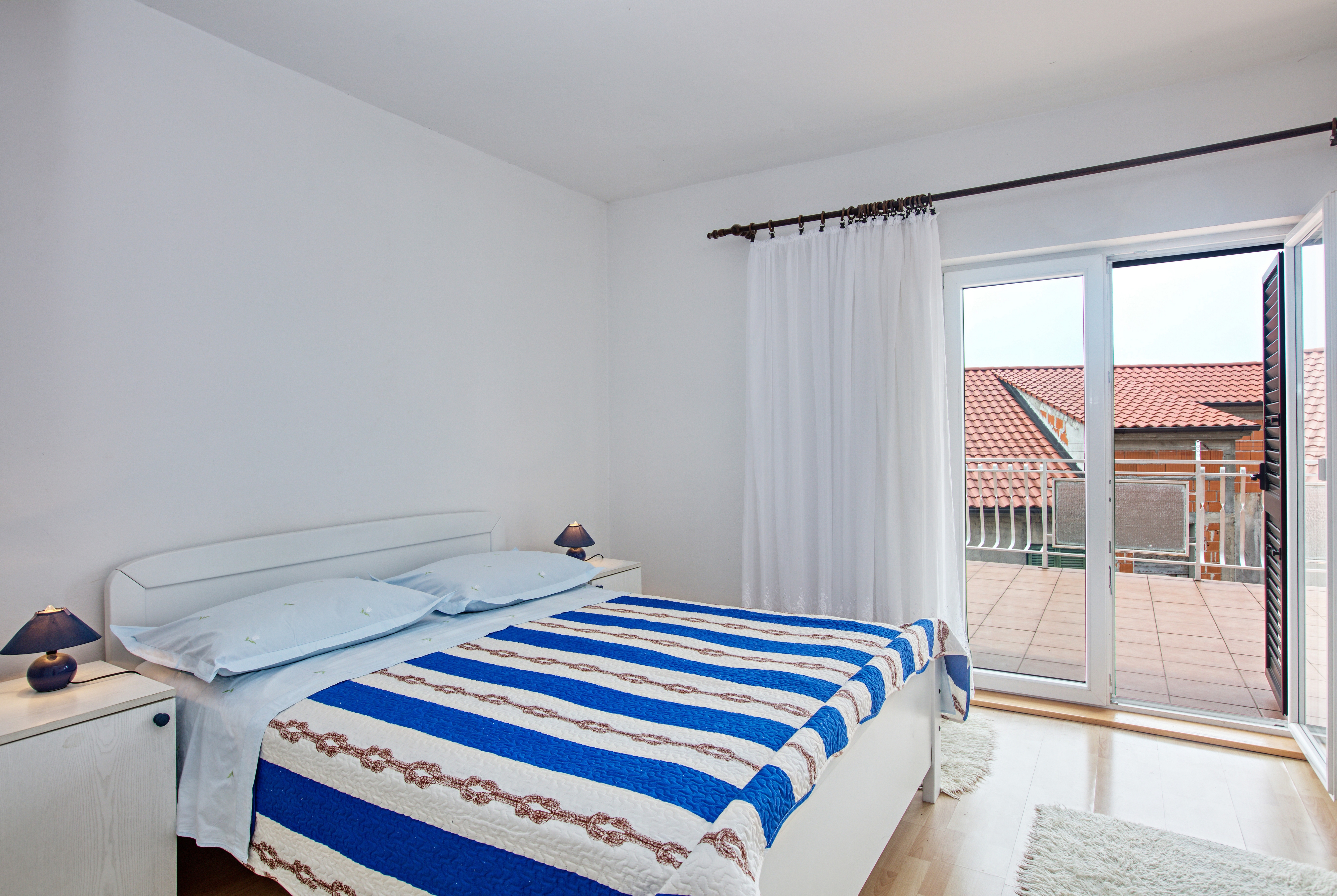 Four bedroom apartment with terrace and sea view Grebaštica, Šibenik  A-a