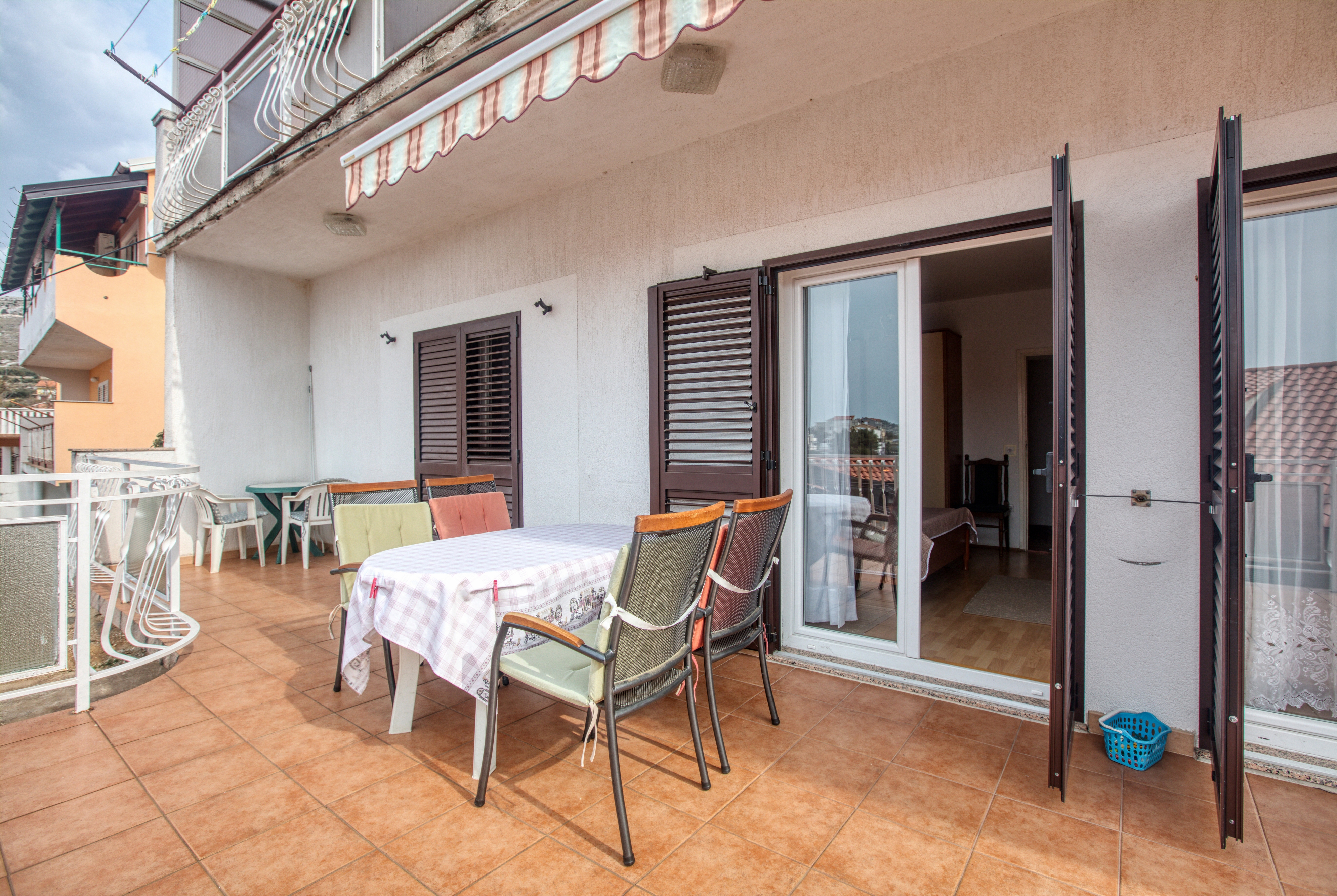 Four bedroom apartment with terrace and sea view Grebaštica, Šibenik  A-a