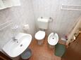Ванная комната 3 Okrug Donji, Ванная комната 3 в размещении типа apartment, Домашние животные допускаются и WiFi.
