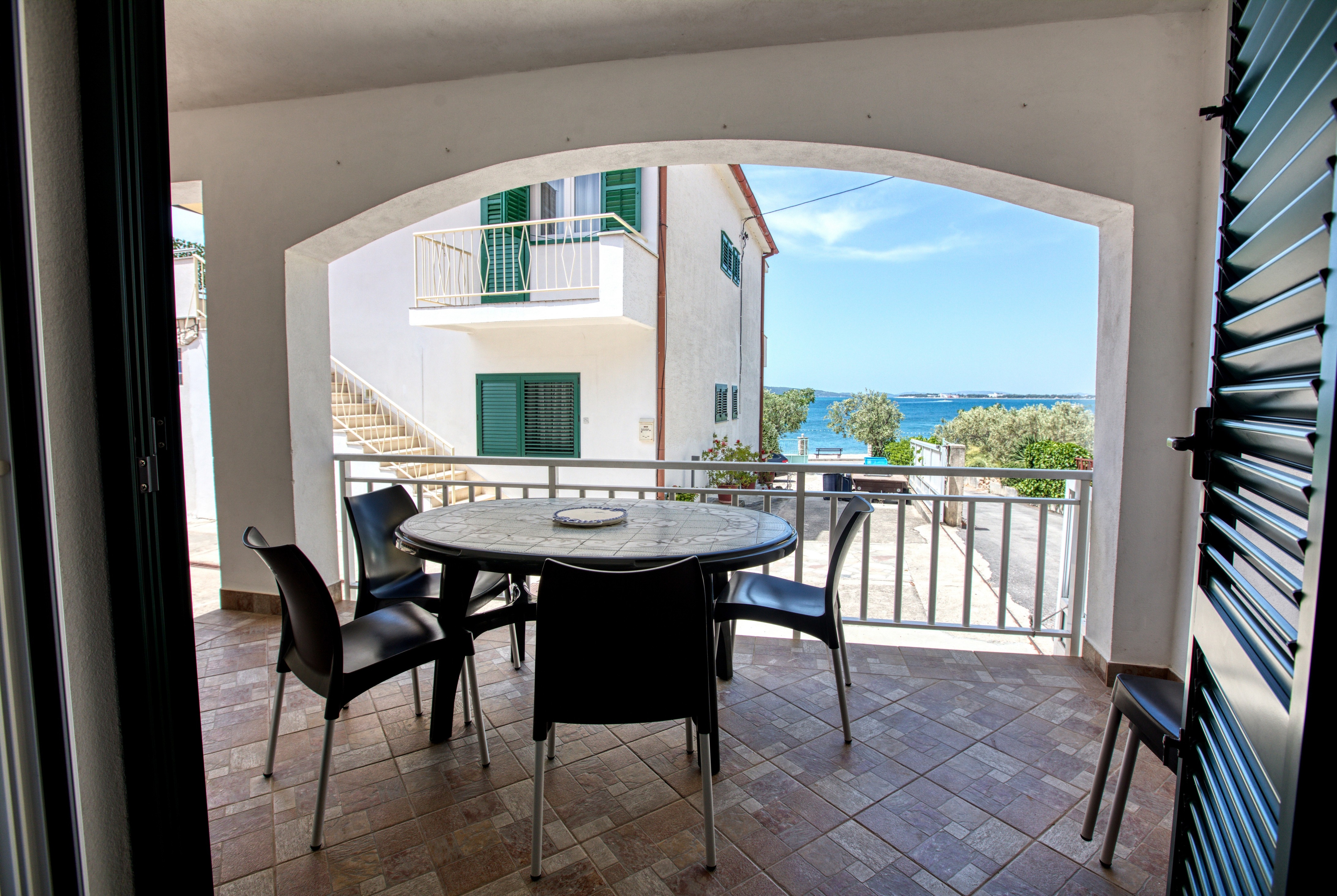 Two bedroom apartment near beach Brodarica, Šibenik  A-c