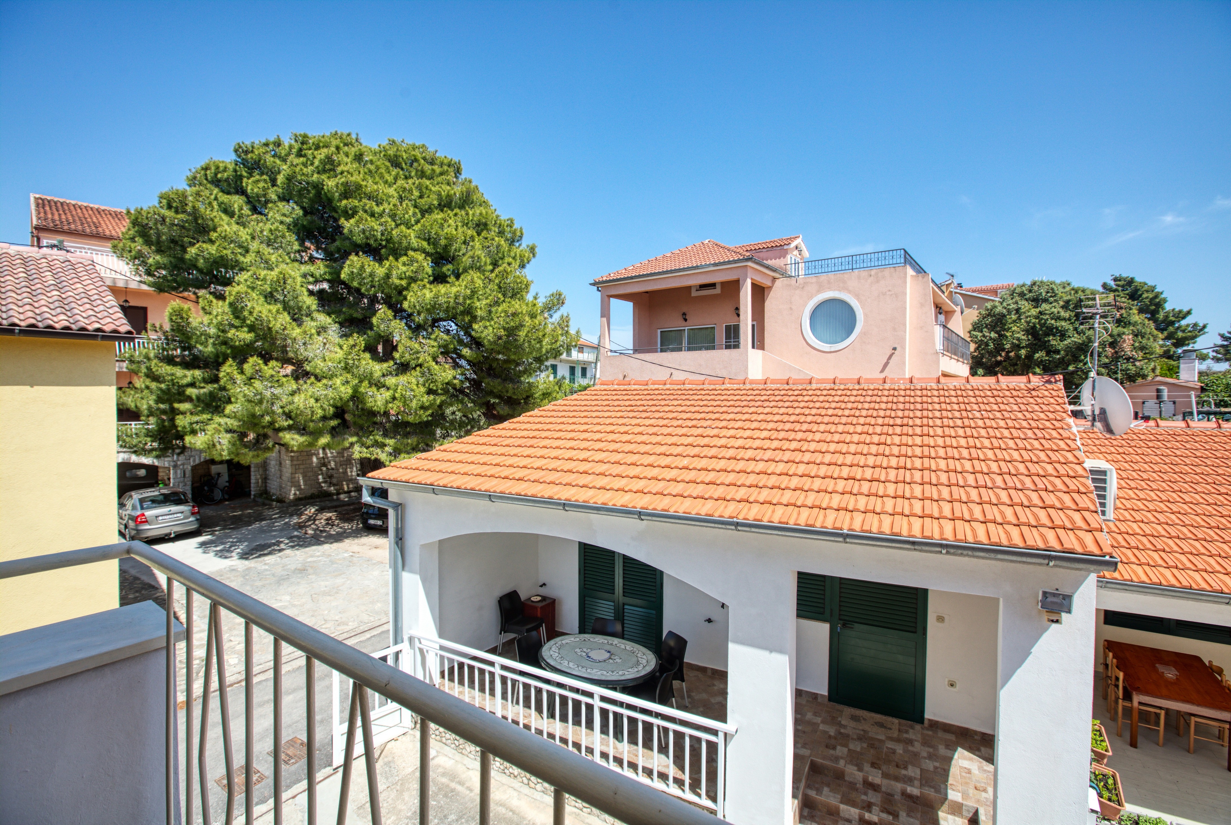 Three bedroom apartment near beach Brodarica, Šibenik  A-d
