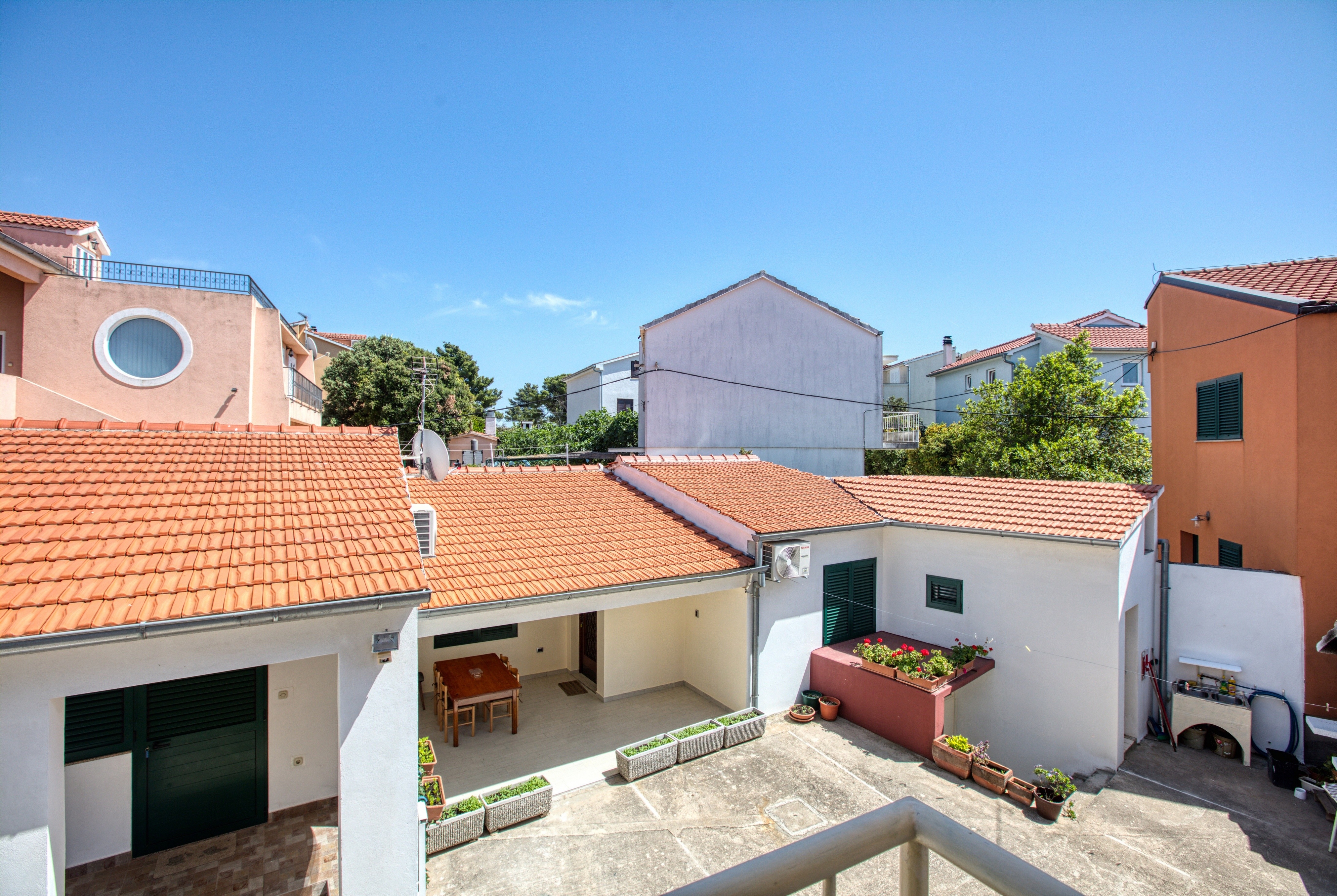 Three bedroom apartment near beach Brodarica, Šibenik  A-d