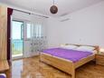 Ložnice 2 Brodarica, Ložnice 2 v ubytování typu apartment, s klimatizací a WiFi.