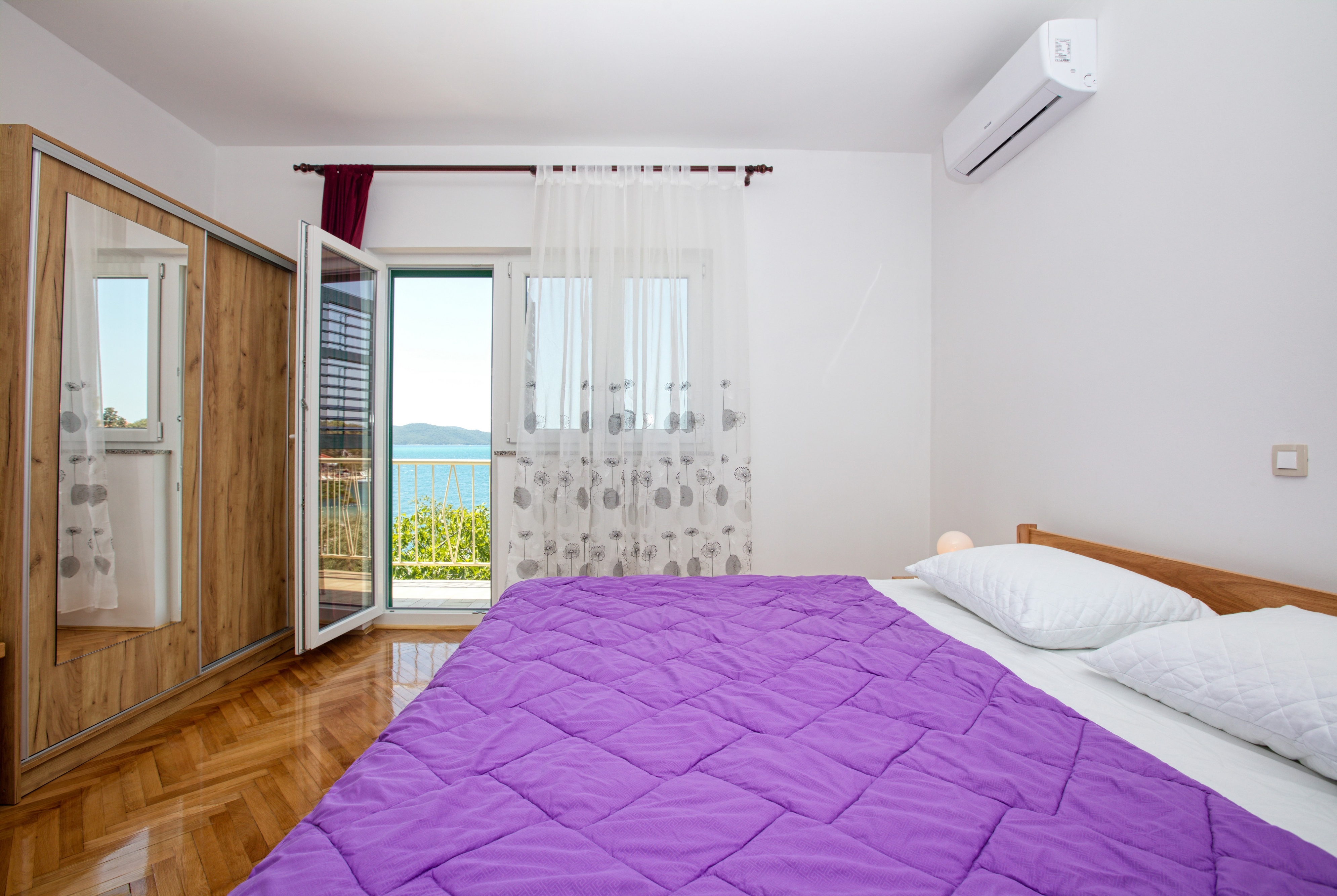 Three bedroom apartment near beach Brodarica, Šibenik  A-d