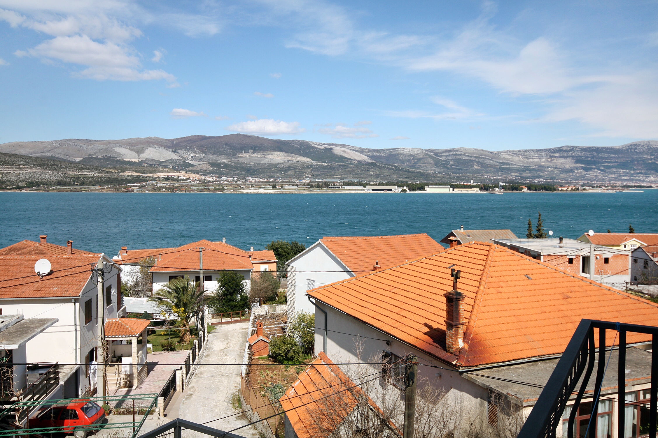 Two bedroom apartment with balcony and sea view Mastrinka, Čiovo  A-b