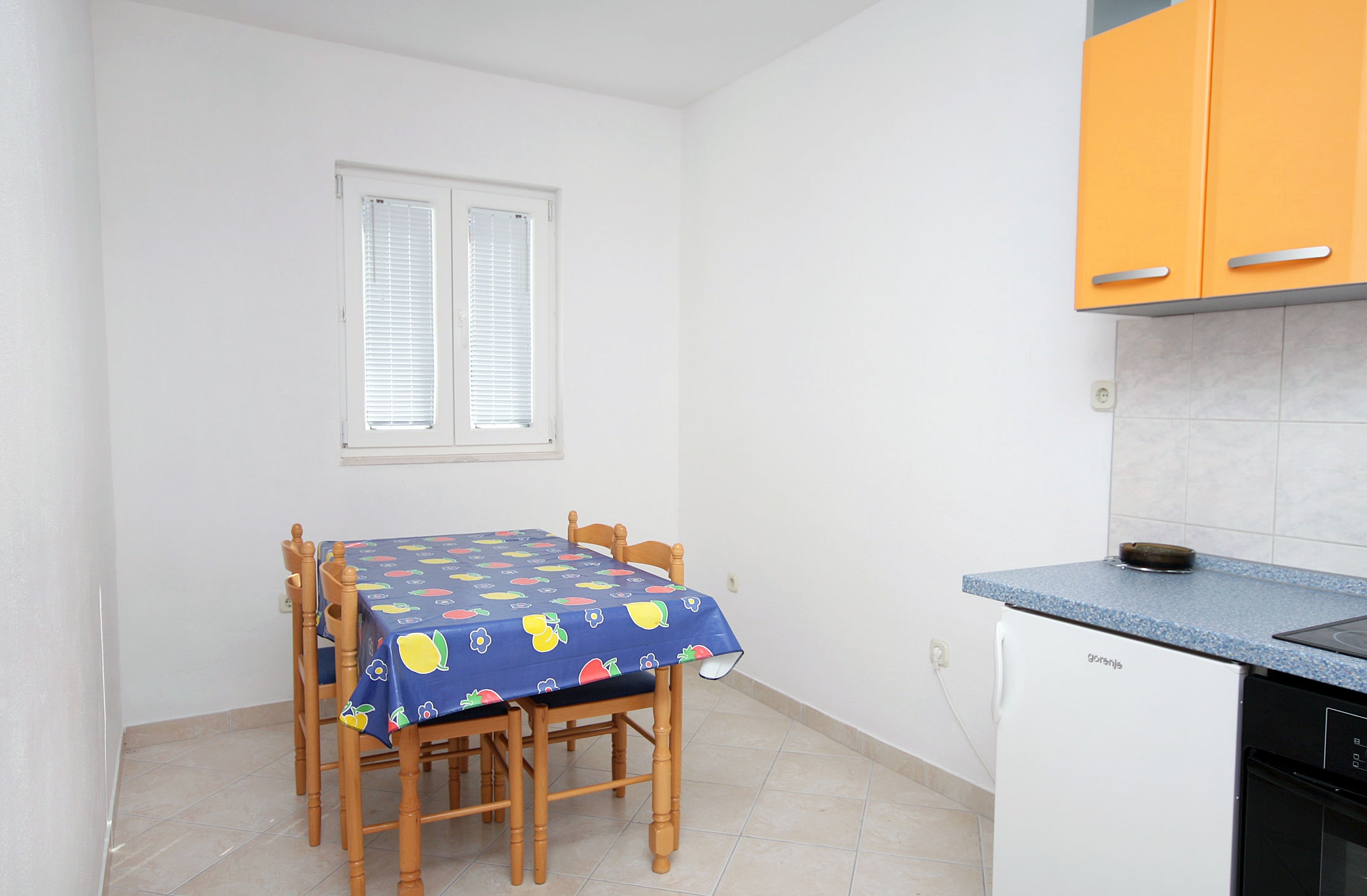 Two bedroom apartment with balcony and sea view Mastrinka, Čiovo (A-4836-b) Two bedroom apartment with balcony and sea view Mastrinka, Čiovo (A-4836-b)