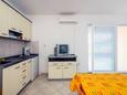 Bucătărie Mastrinka, Bucătărie în unitate de cazare tip apartment, aer condiționat disponibil şi WiFi.