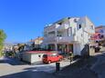 Podstrana, Split, Propiedad 4859 - Apartamentos with pebble beach.