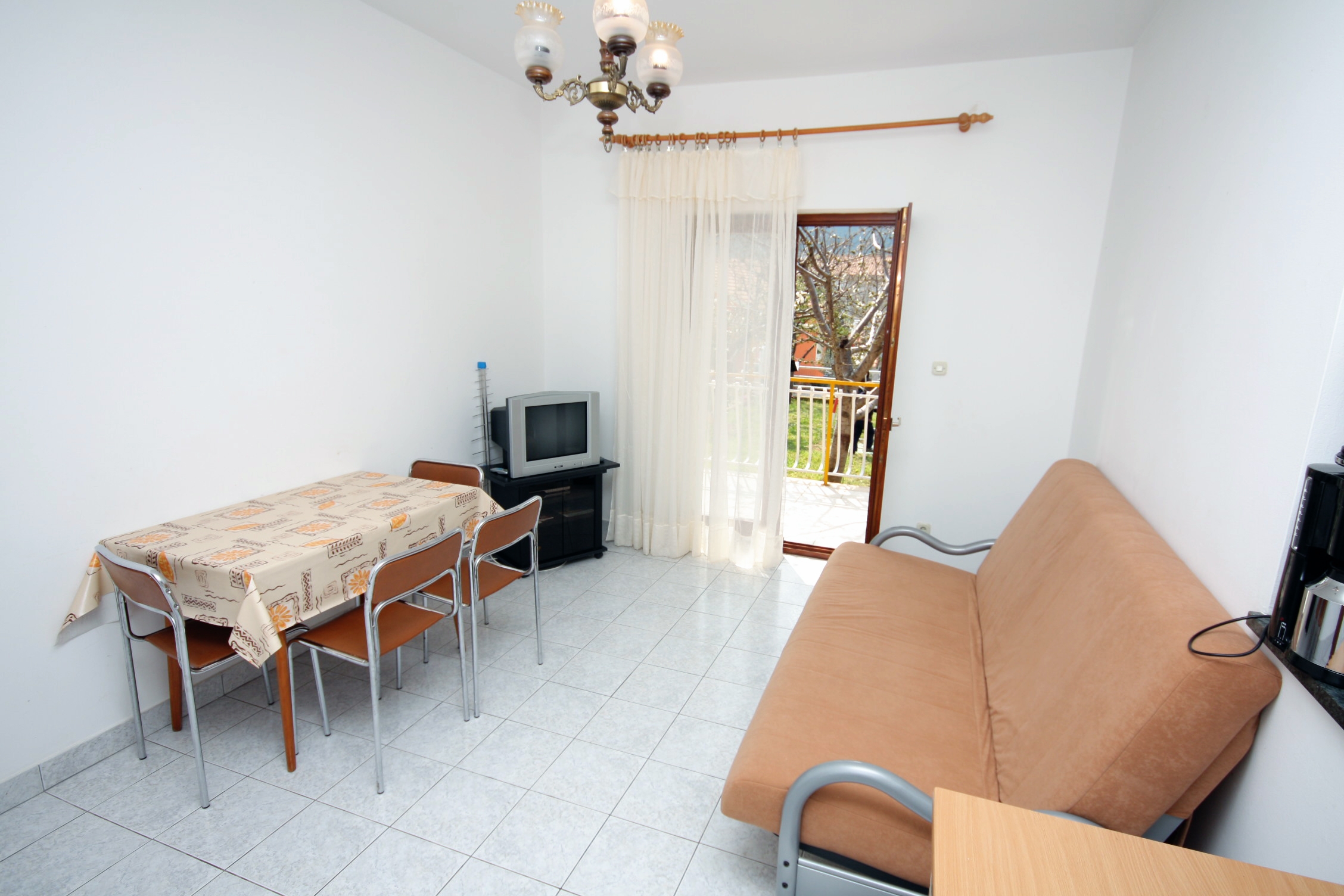 One bedroom apartment with terrace Grebaštica, Šibenik (A-4867-d)