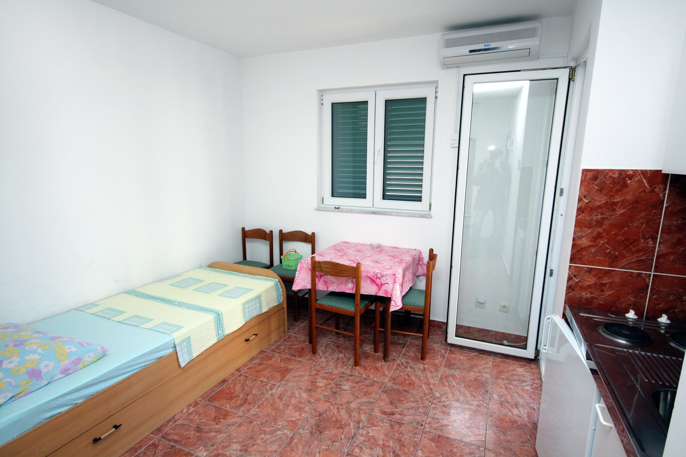 One bedroom apartment with terrace and sea view Balića Rat, Omiš (A-4868-b)