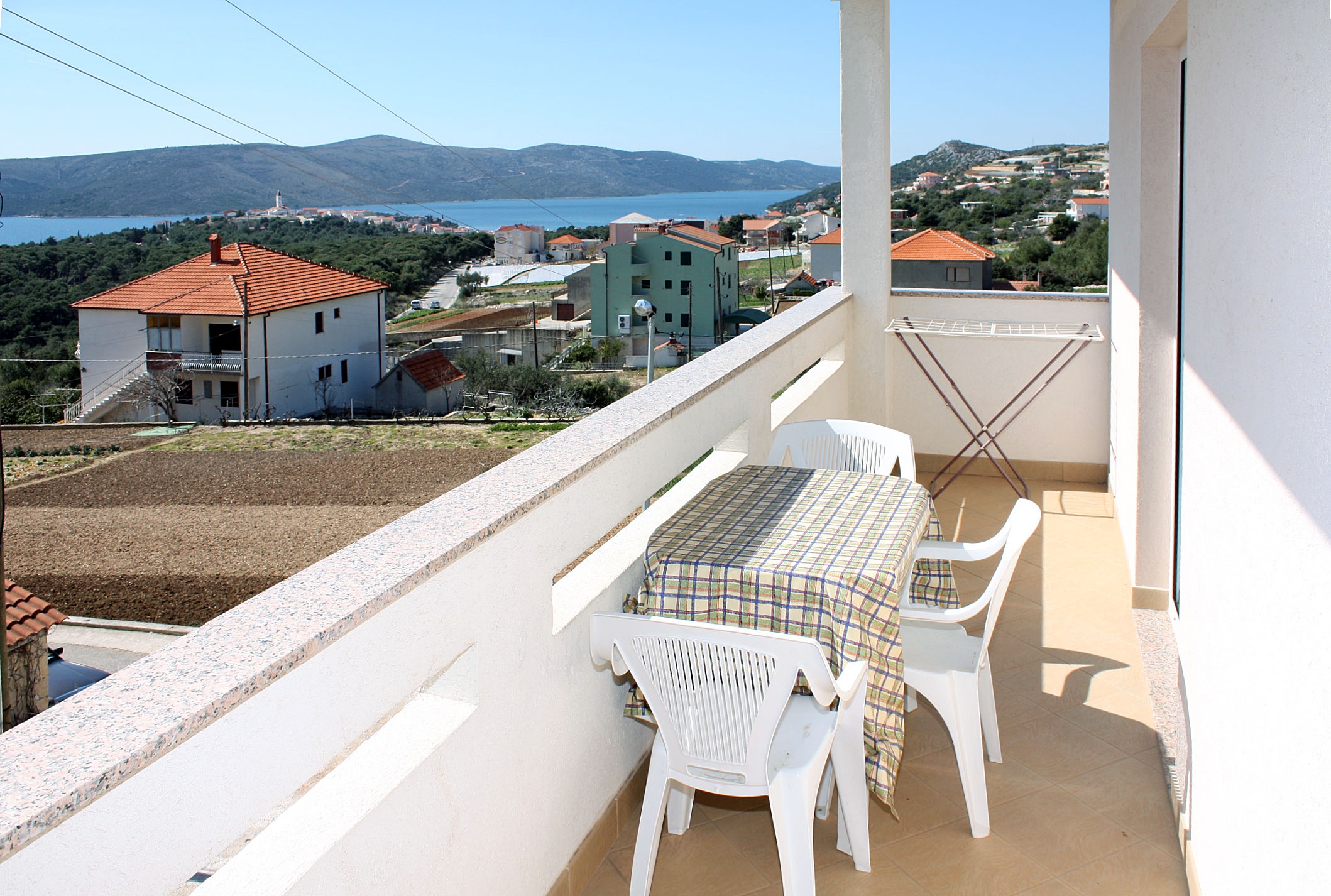 Jednosobni apartman s balkonom i pogledom na more Seget Vranjica, Trogir  A-c