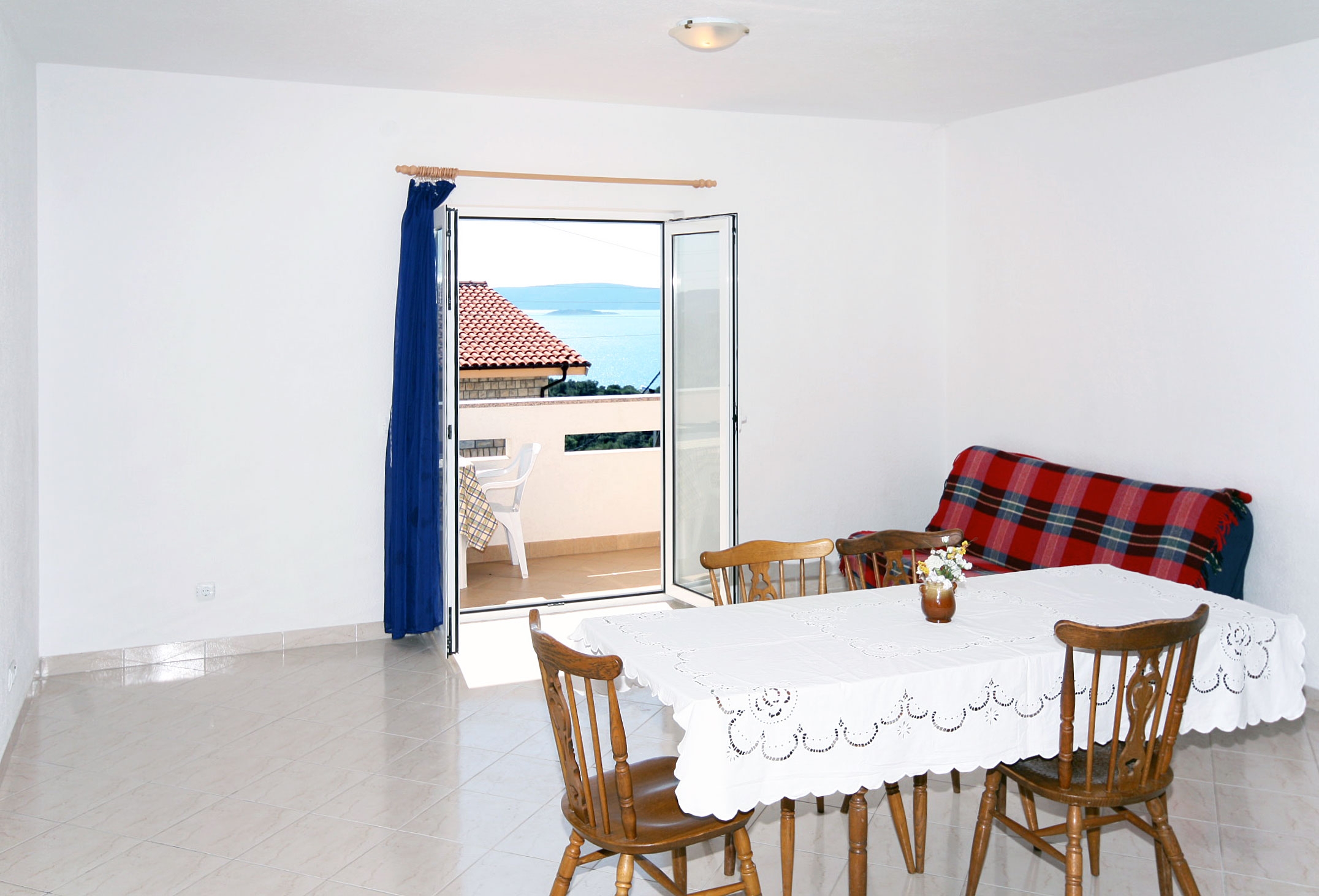 Two bedroom apartment with balcony and sea view Seget Vranjica, Trogir (A-4870-a) Two bedroom apartment with balcony and sea view Seget Vranjica, Trogir (A-4870-a)