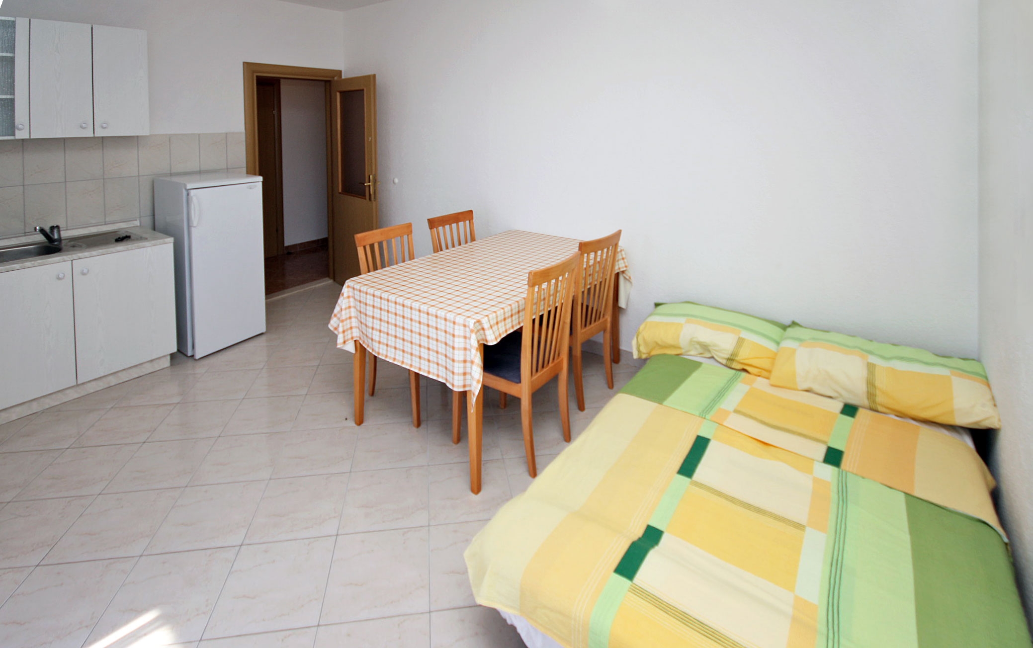 One bedroom apartment with balcony and sea view Seget Vranjica, Trogir (A-4870-b)