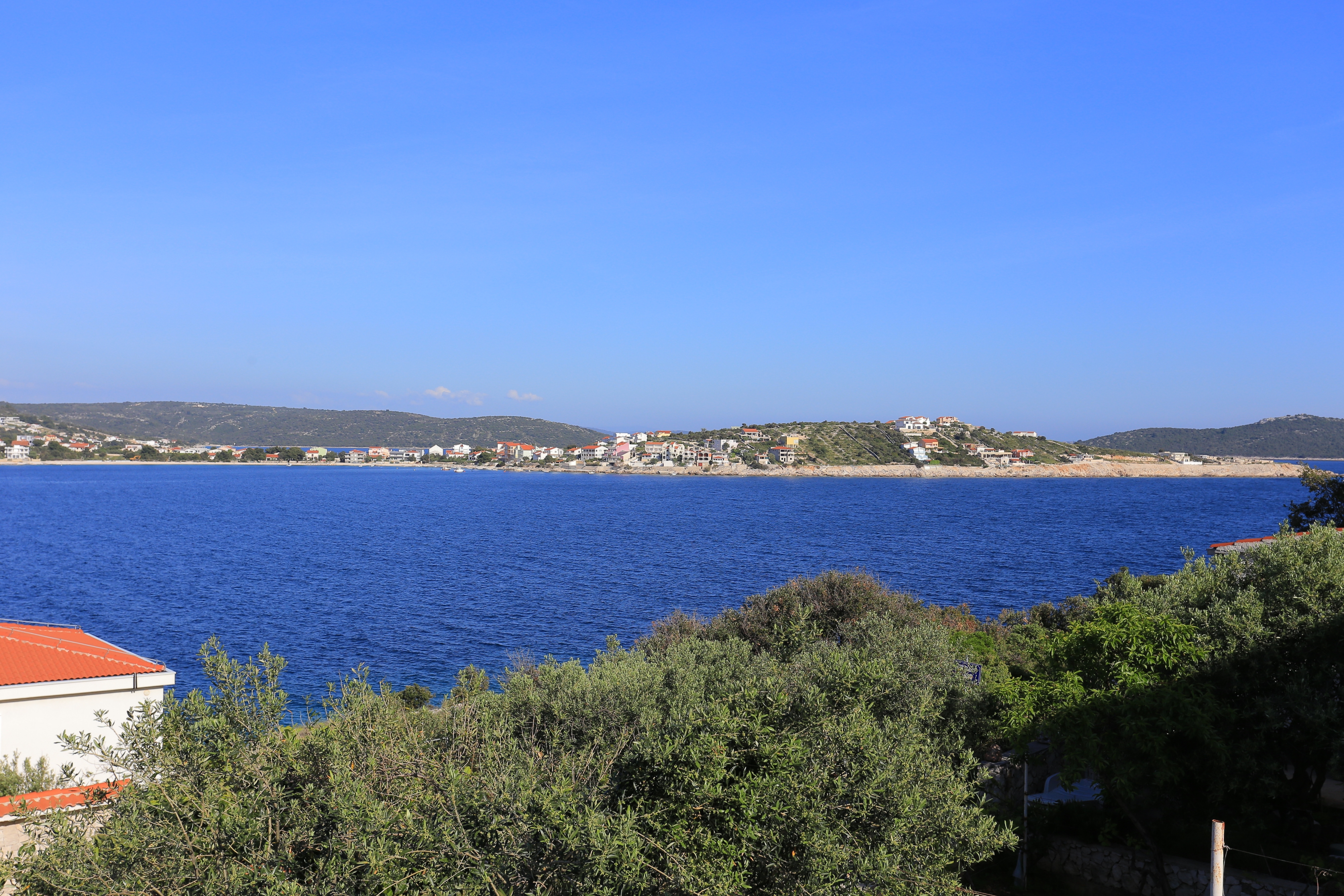 Two bedroom apartment near beach Cove Oštrička luka, Rogoznica  A-a
