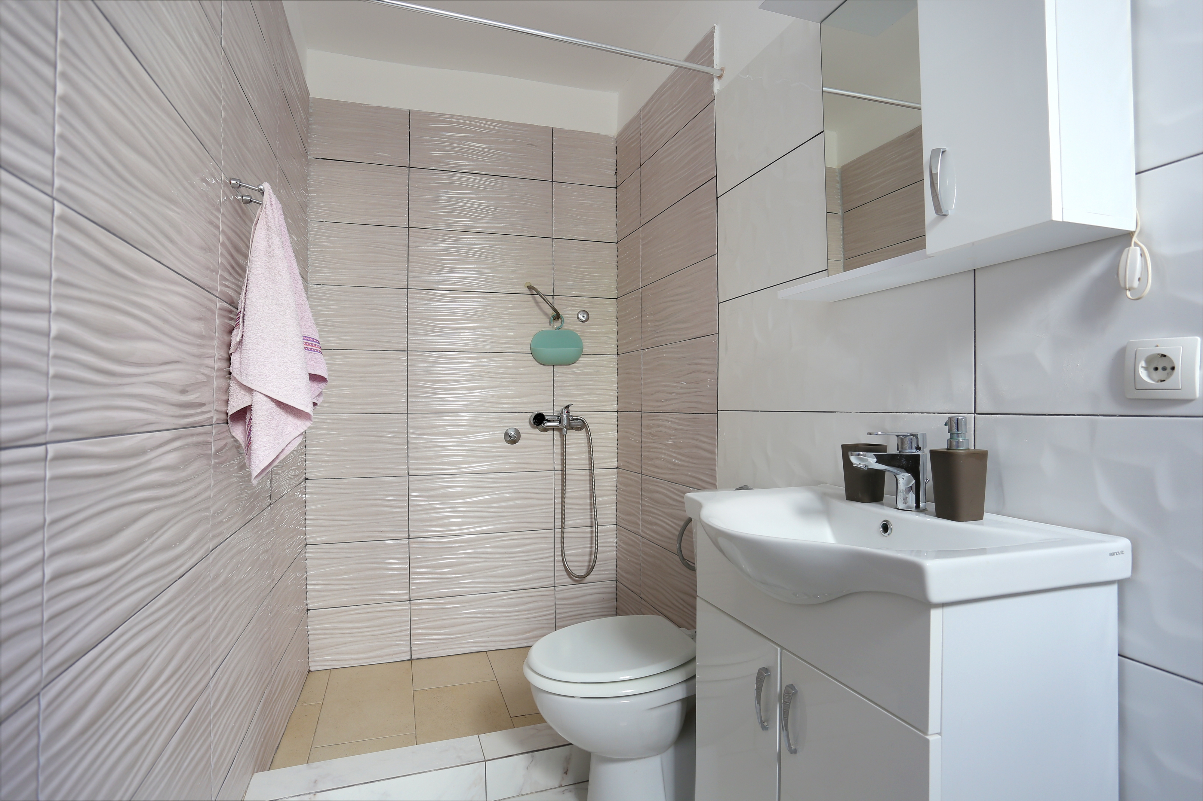 Two bedroom apartment near beach Cove Oštrička luka, Rogoznica  A-b