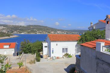 Oštrička luka, Rogoznica, Objekt 4877 – Apartmaji v bližini morja.