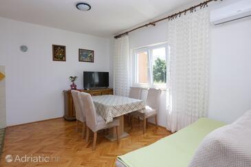 Grebaštica, Sala da pranzo nell'alloggi del tipo apartment, condizionatore disponibile e WiFi.