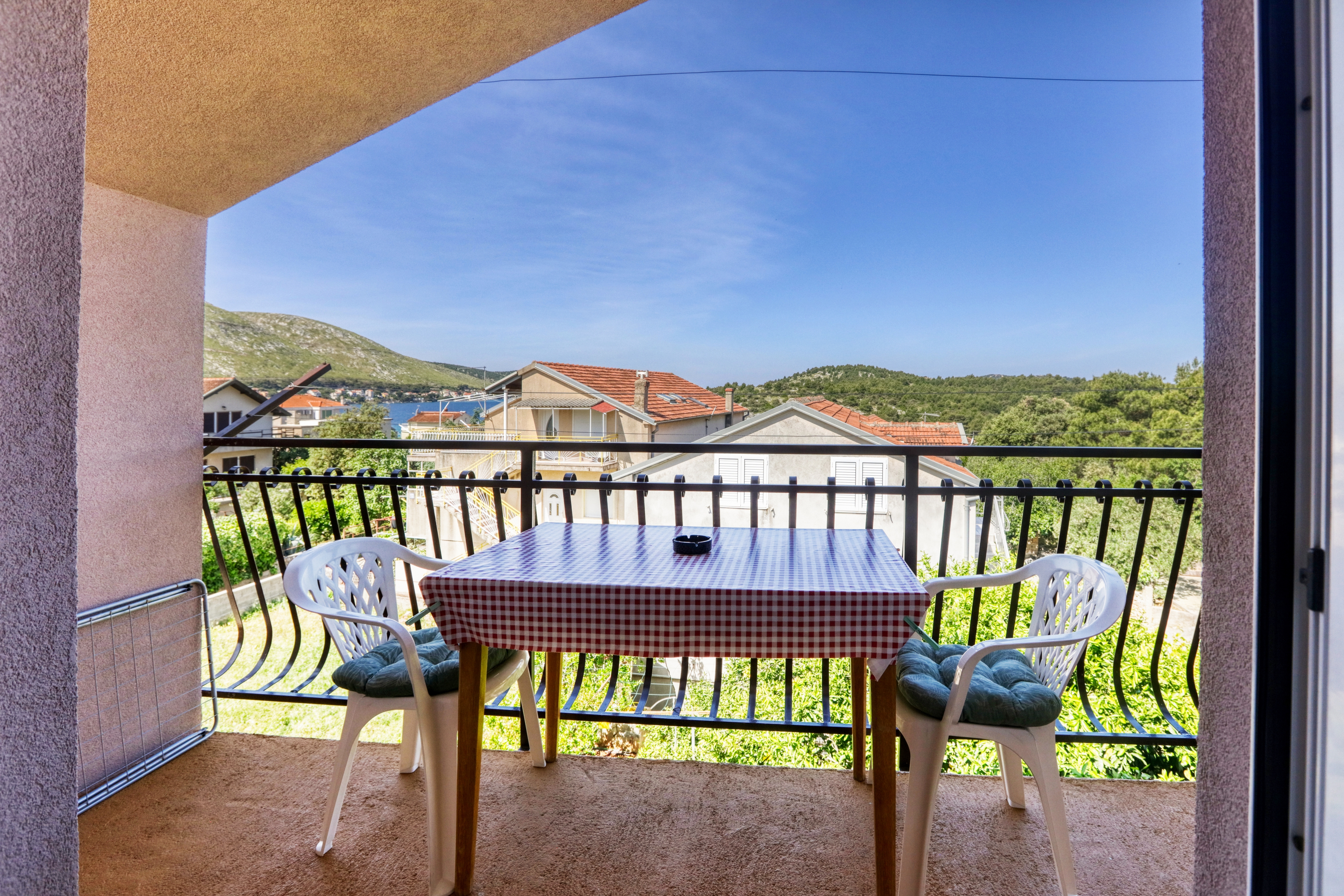 One bedroom apartment with balcony and sea view Grebaštica, Šibenik  A-b