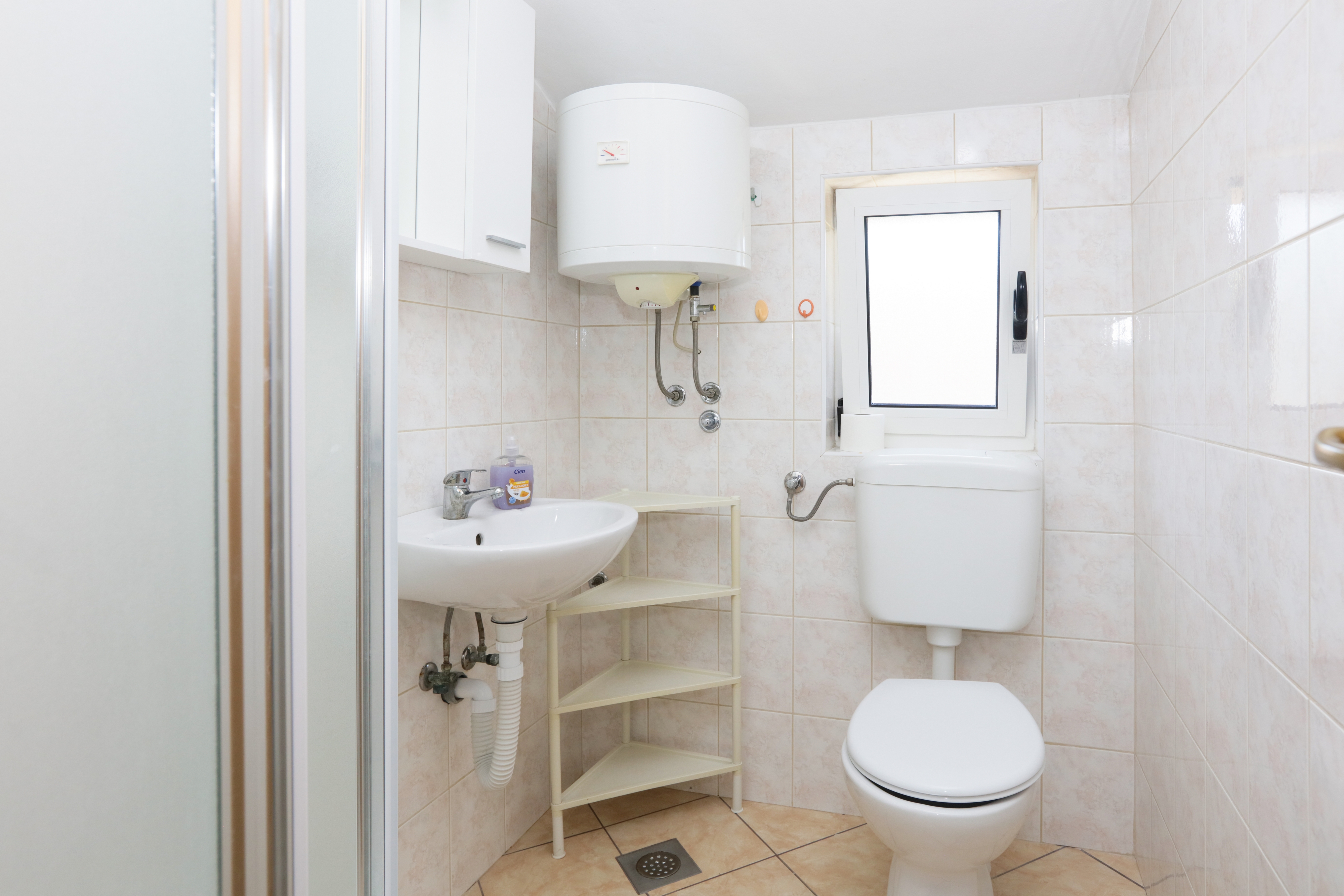 One bedroom apartment with balcony and sea view Grebaštica, Šibenik  A-b