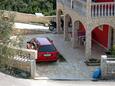 Parkiralište Vinišće, Trogir, Parkiralište 4886 - Apartmani sa šljunčanom plažom.