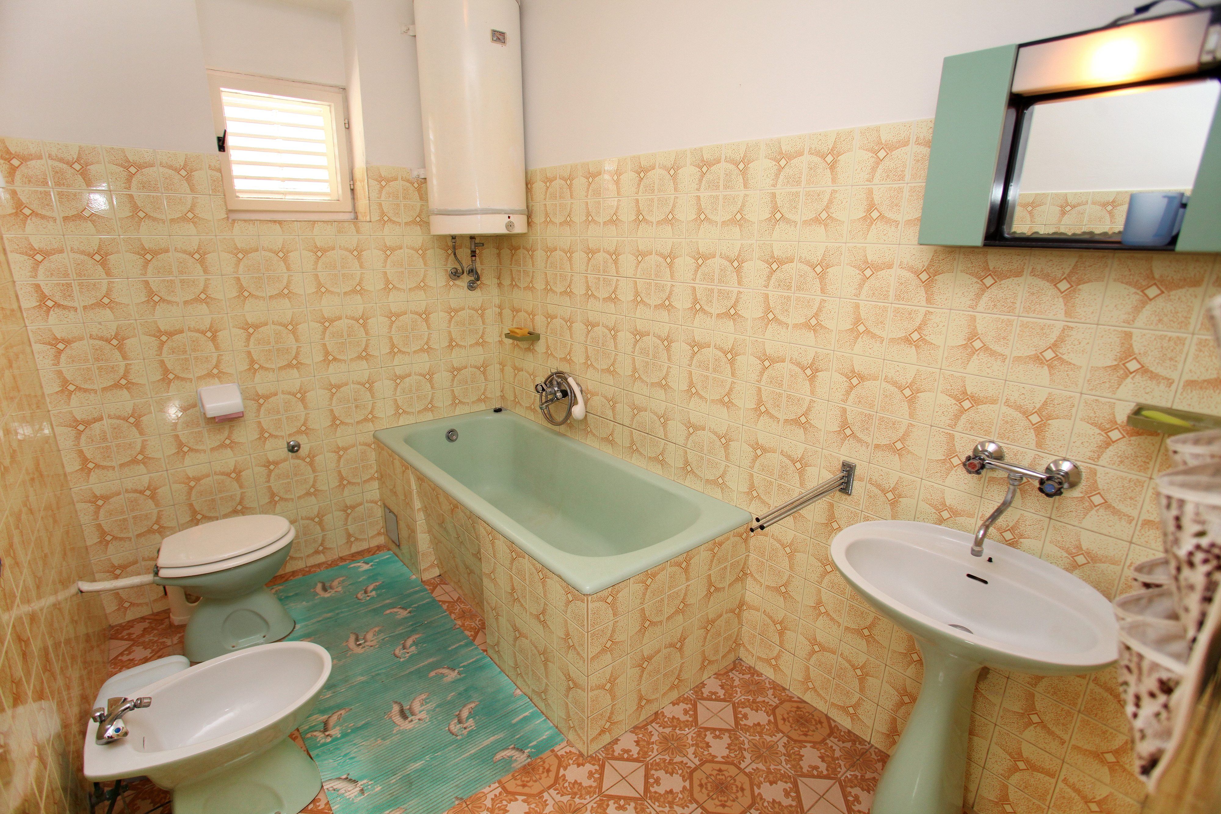 Three bedroom apartment near beach Vinišće, Trogir  A-a