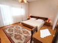 Спальня 1 Vinišće, Спальня 1 в размещении типа apartment, WiFi.