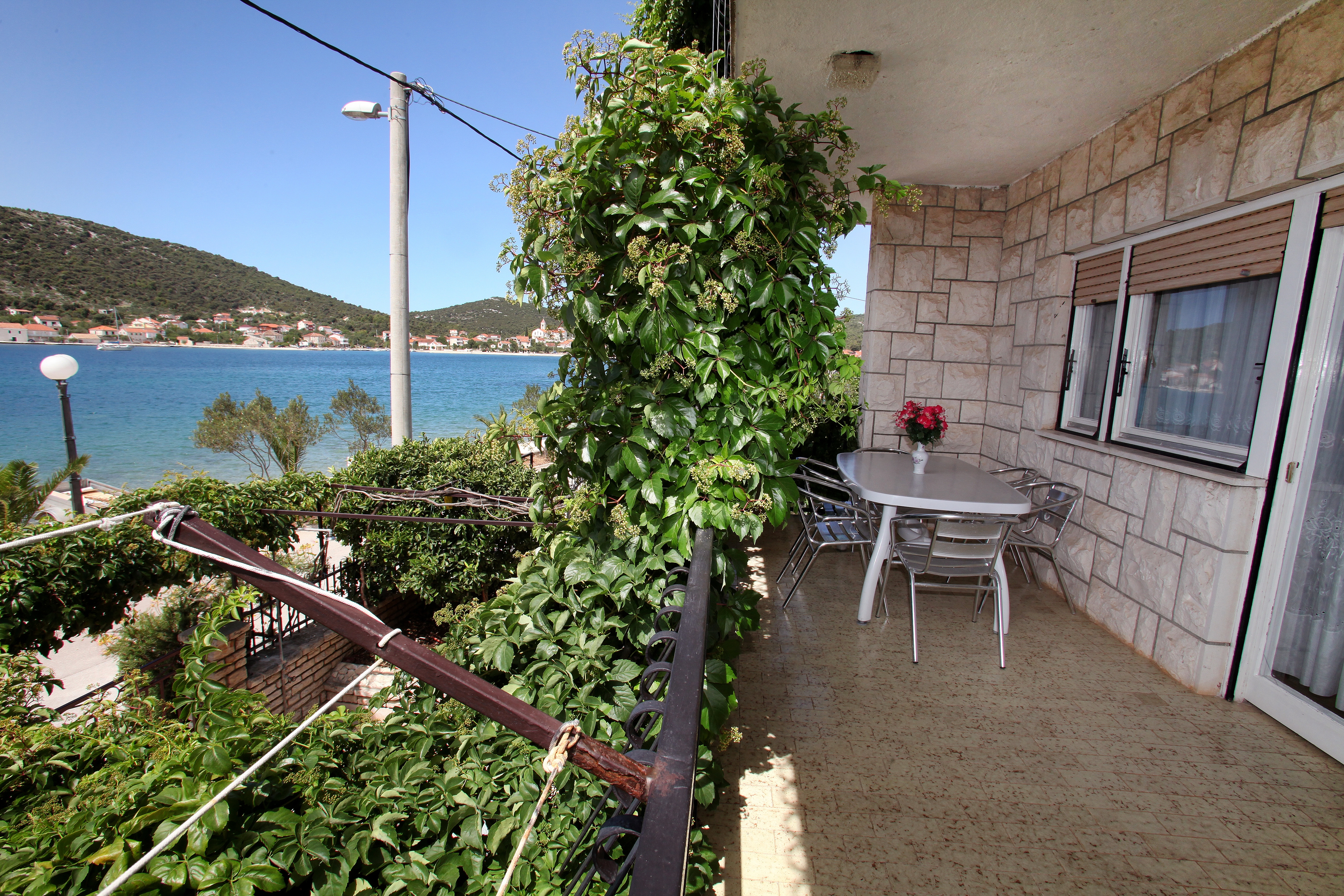 Three bedroom apartment near beach Vinišće, Trogir (A-4892-a)