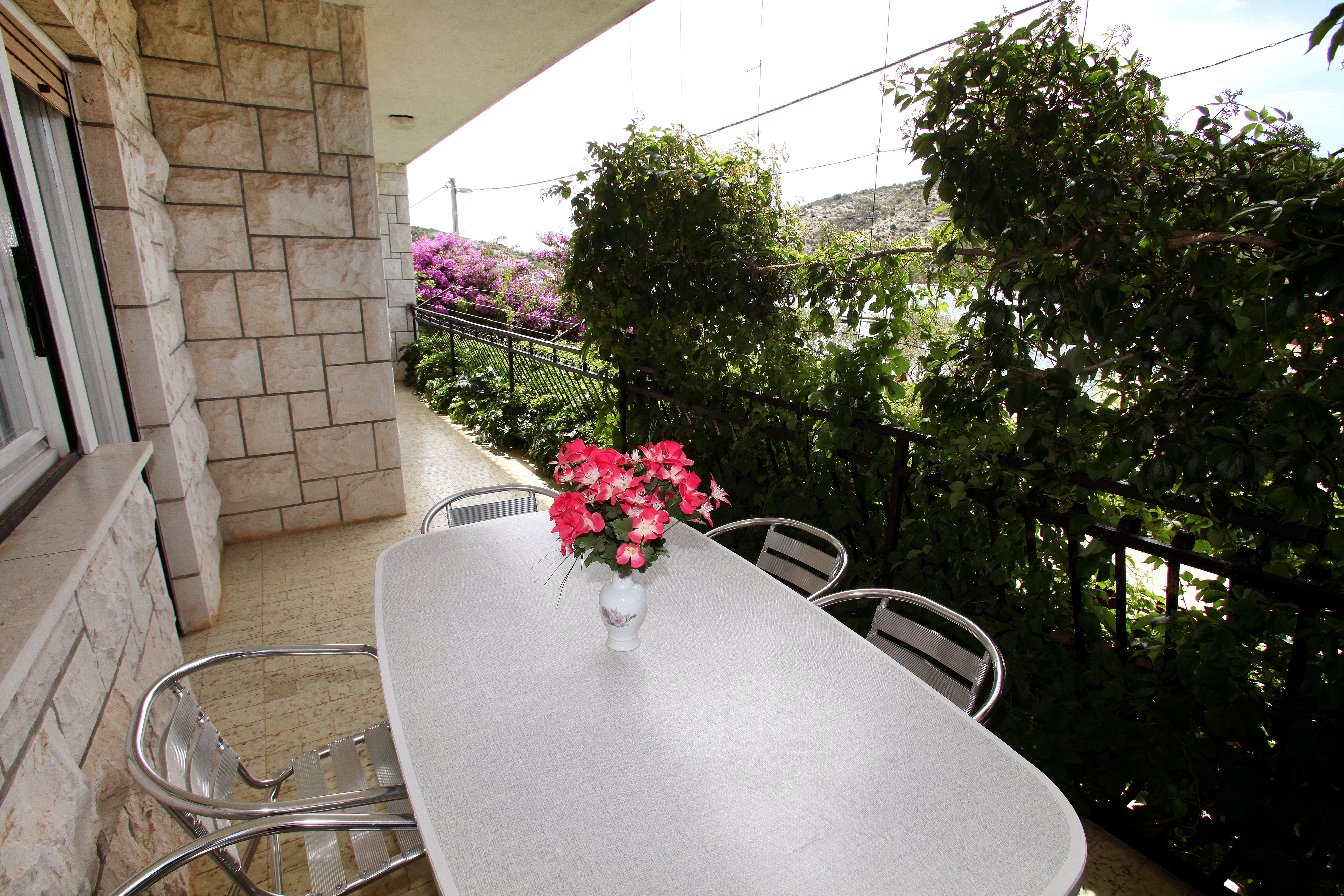 Three bedroom apartment near beach Vinišće, Trogir  A-a