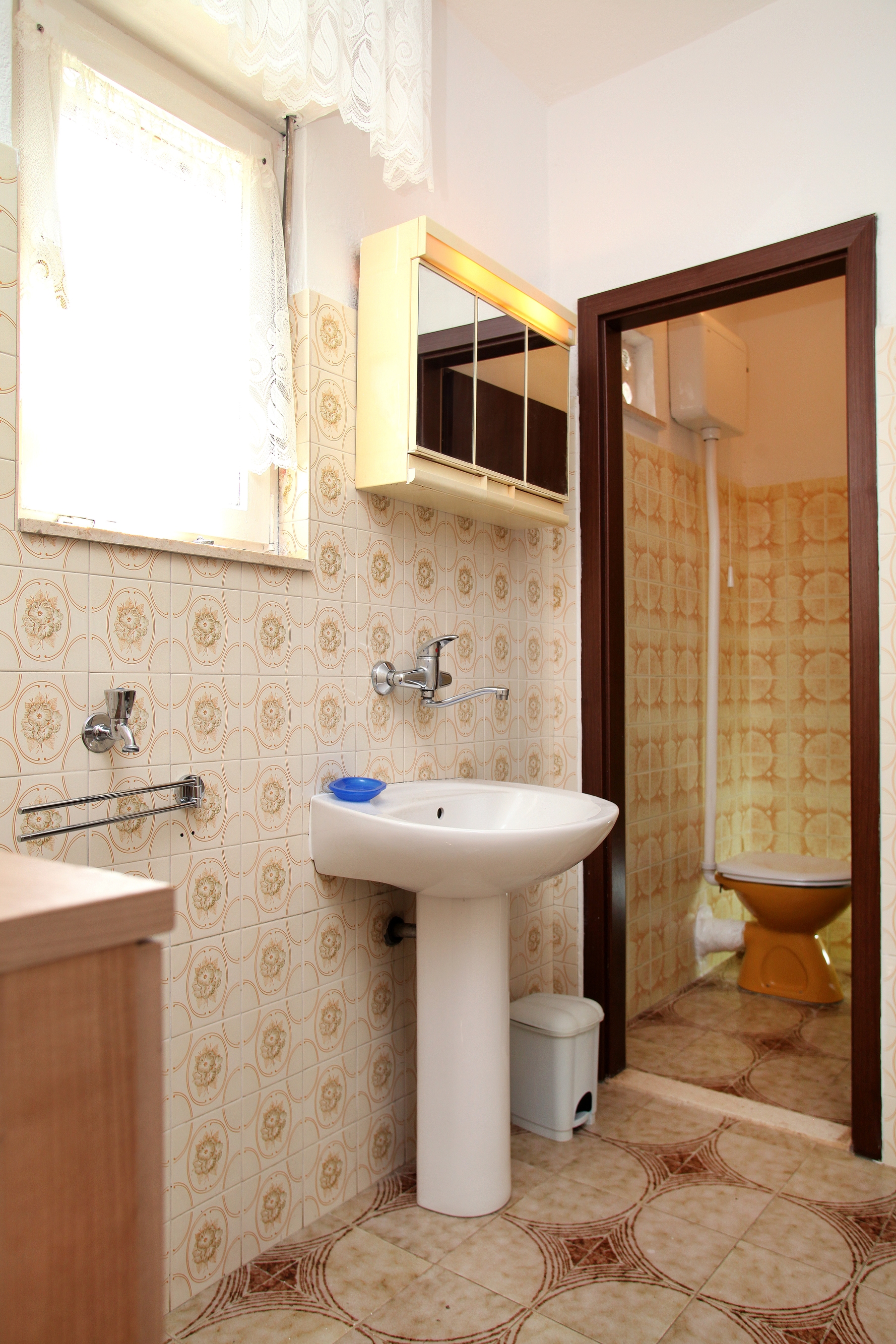Three bedroom apartment near beach Vinišće, Trogir  A-b