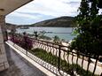 Vinišće, Terrace in the apartment, with a sea view and WiFi.